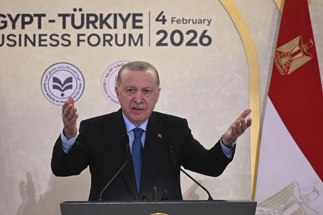 President Recep Tayyip Erdoğan attended the closing session of the Türkiye–Egypt Business Forum, held at a hotel, together with Egyptian President Abdel Fattah el-Sisi during an official visit on February 4, 2026 ( AA Photo )