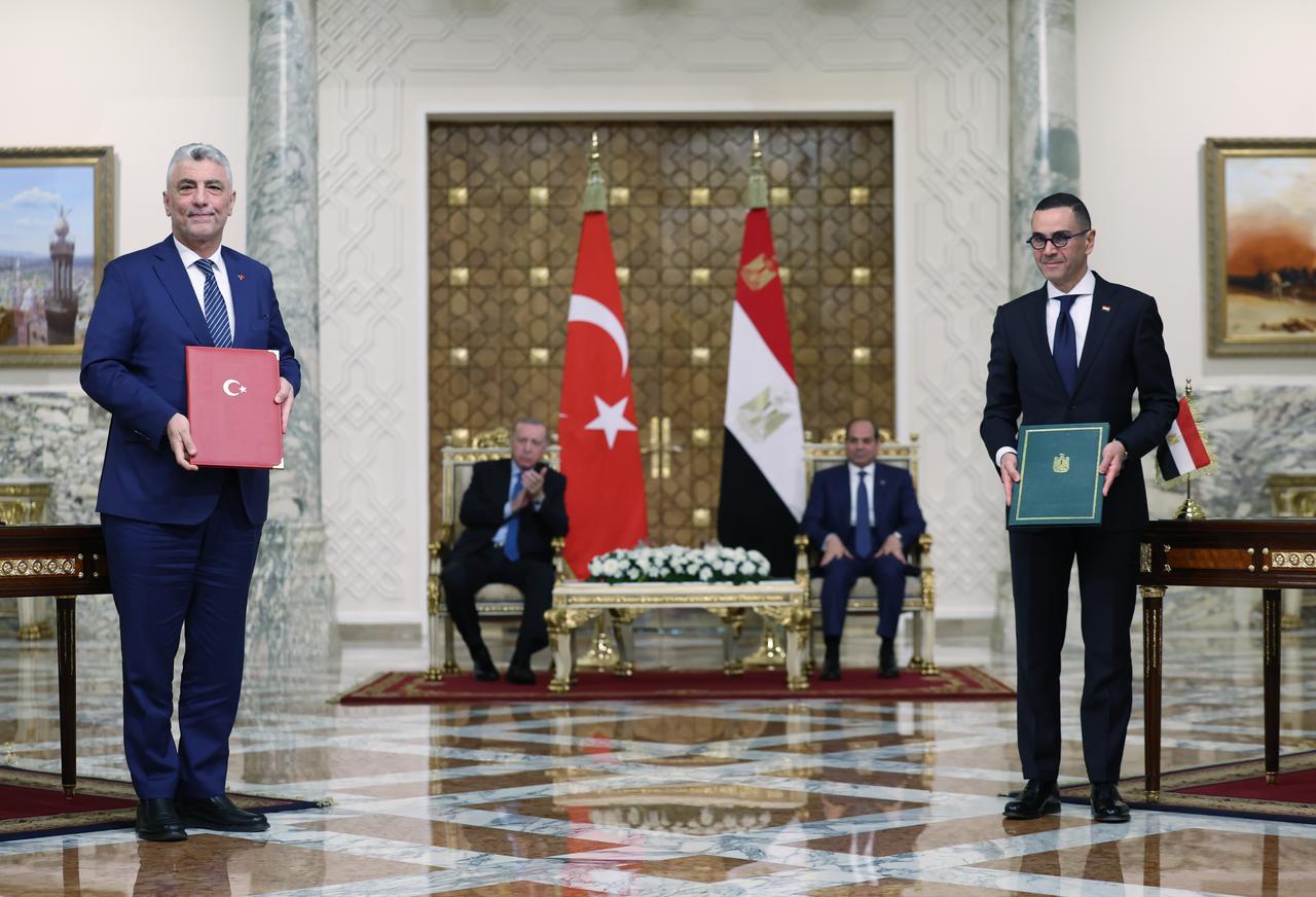 President Recep Tayyip Erdoğan attended a signing ceremony for agreements after holding a one-on-one meeting and an expanded meeting between delegations with Egyptian President Abdel Fattah el-Sisi in Cairo, the capital of Egypt, during an official visit on February 4, 2026. (AA Photo)
