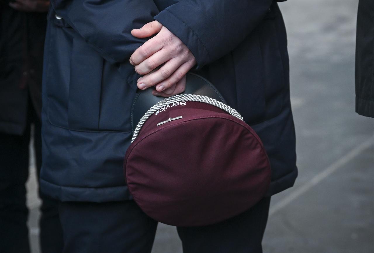 German Transport Minister Patrick Schnieder and railway employees attend a moment of silence held at Berlin Central Station in memory of 36-year-old Turkish train conductor Serkan C. in Germany, on February 4, 2026. (AA Photo)