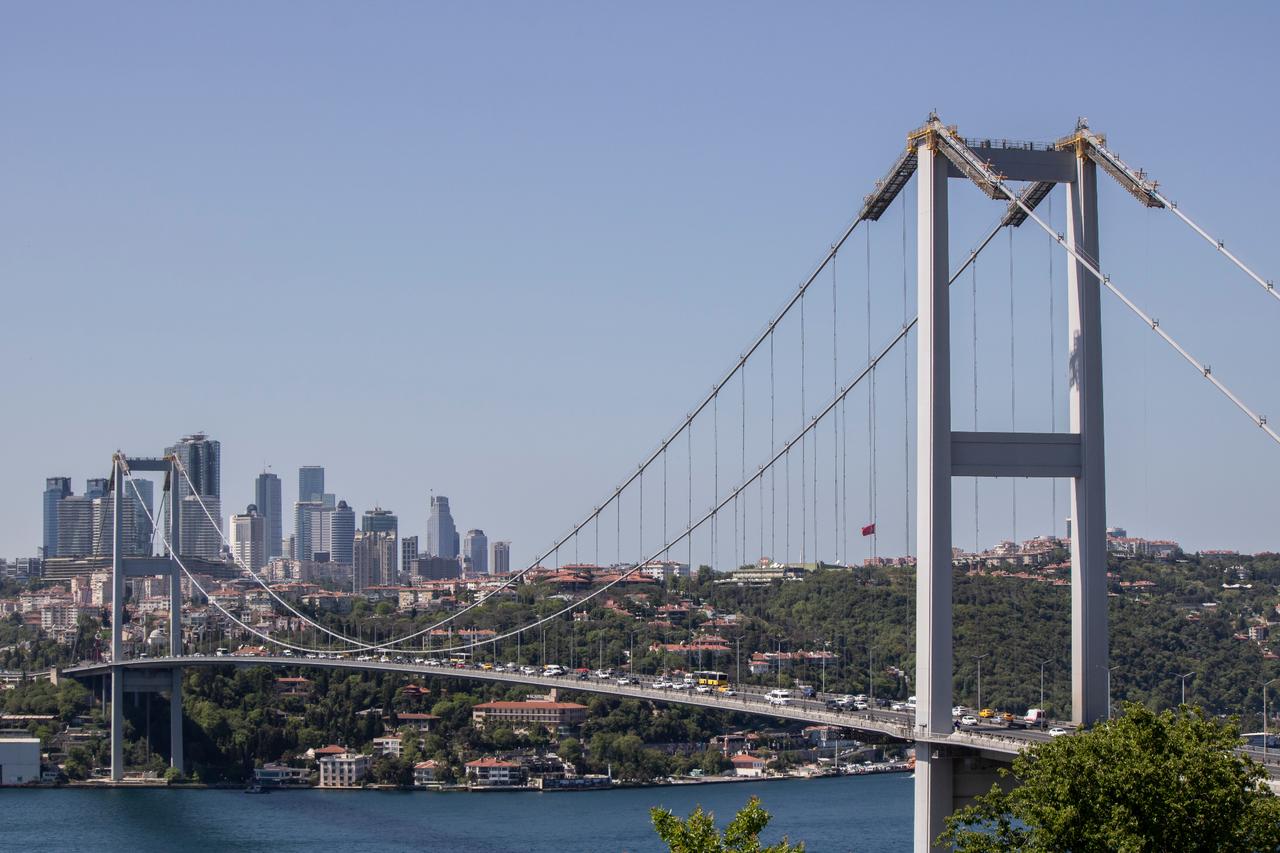 Türkiye taps global advisors for Bosphorus bridges privatization: Bloomberg