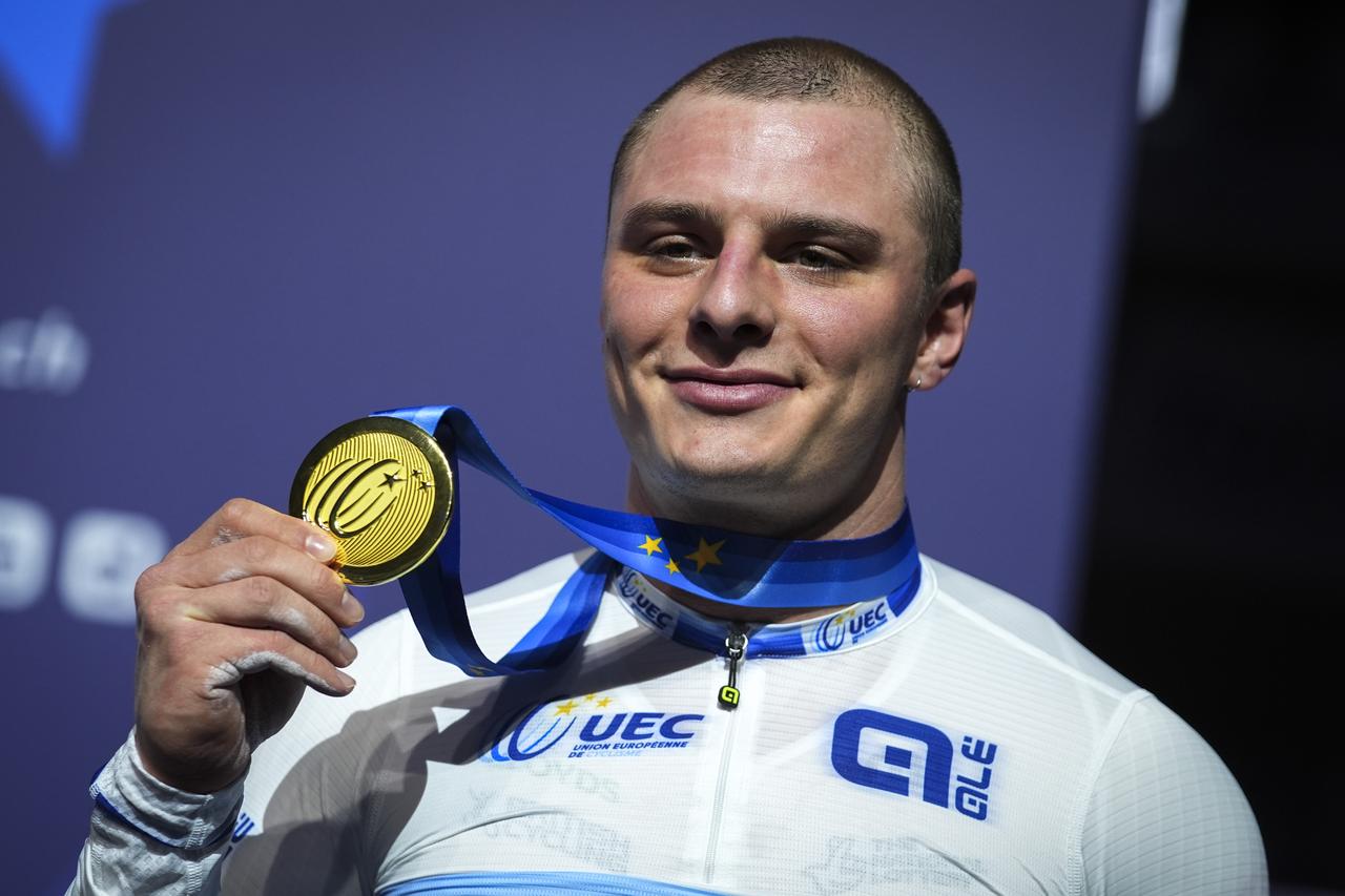 Gold medalist Matthew Richardson celebrates after finishing keirin race on the final day of the 2026 UEC Track Cycling European Championships at the Konya Olympic Velodrome in Konya, Türkiye, Feb. 5, 2026. (AA Photo)