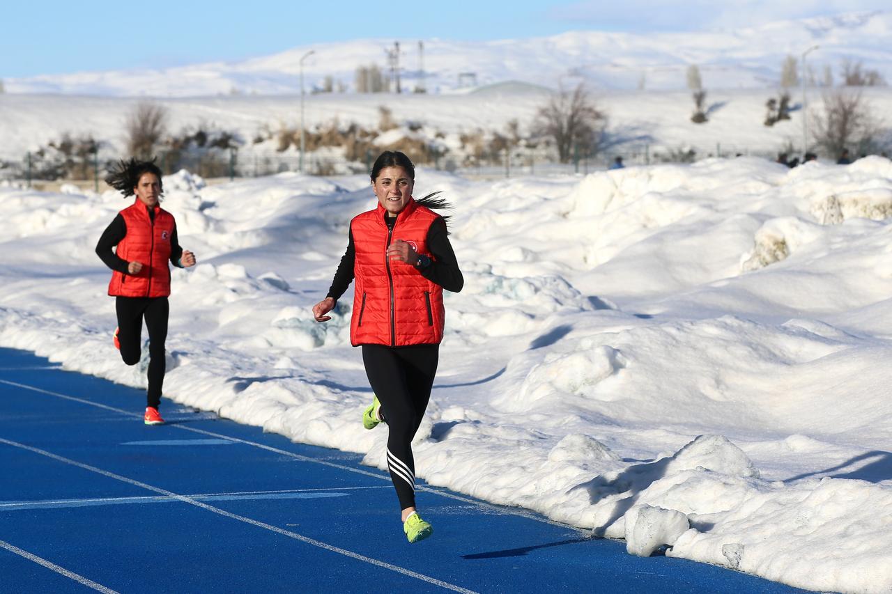 Turkish athlete Elif Akcicek sets sights on European podium