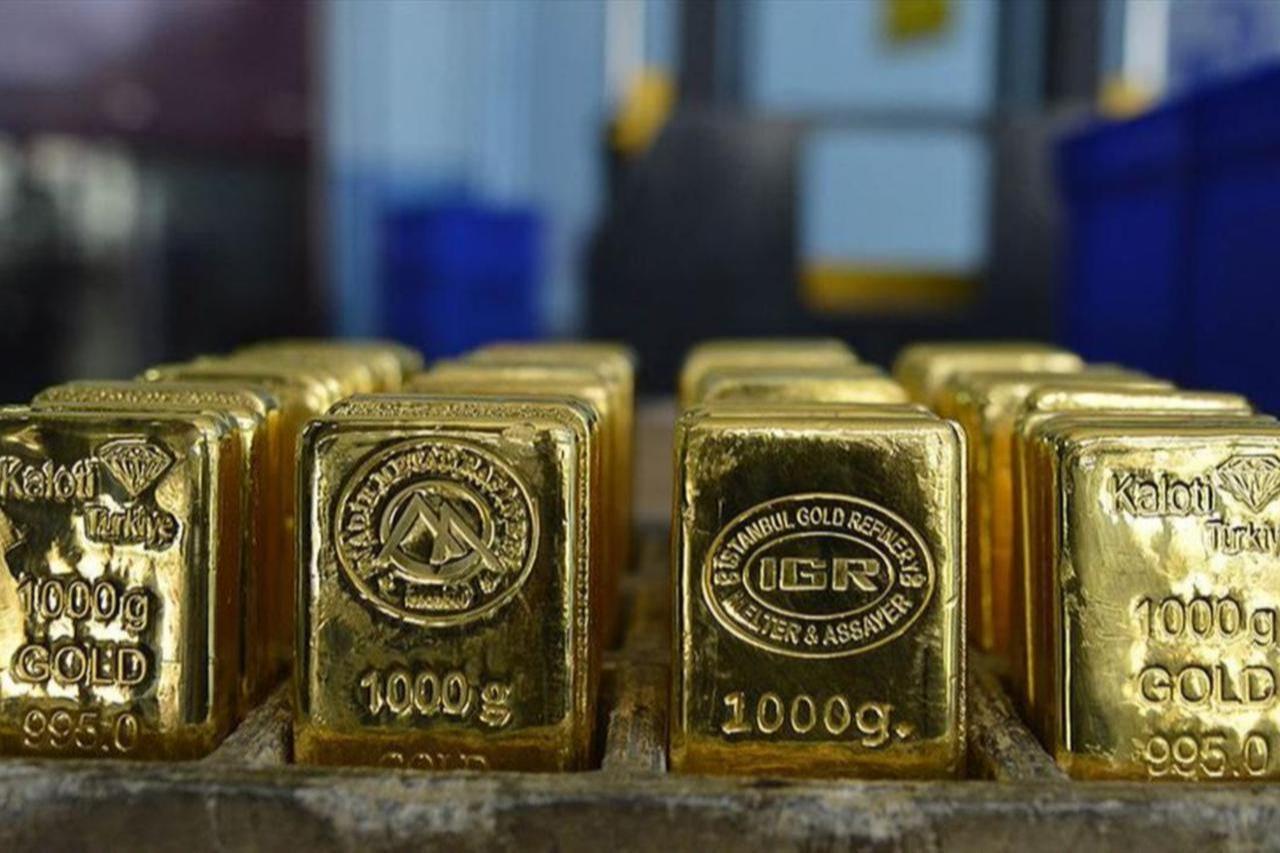 Gold bars produced by Istanbul Gold Refinery (IGR), each weighing 1,000 grams. (AA Photo)