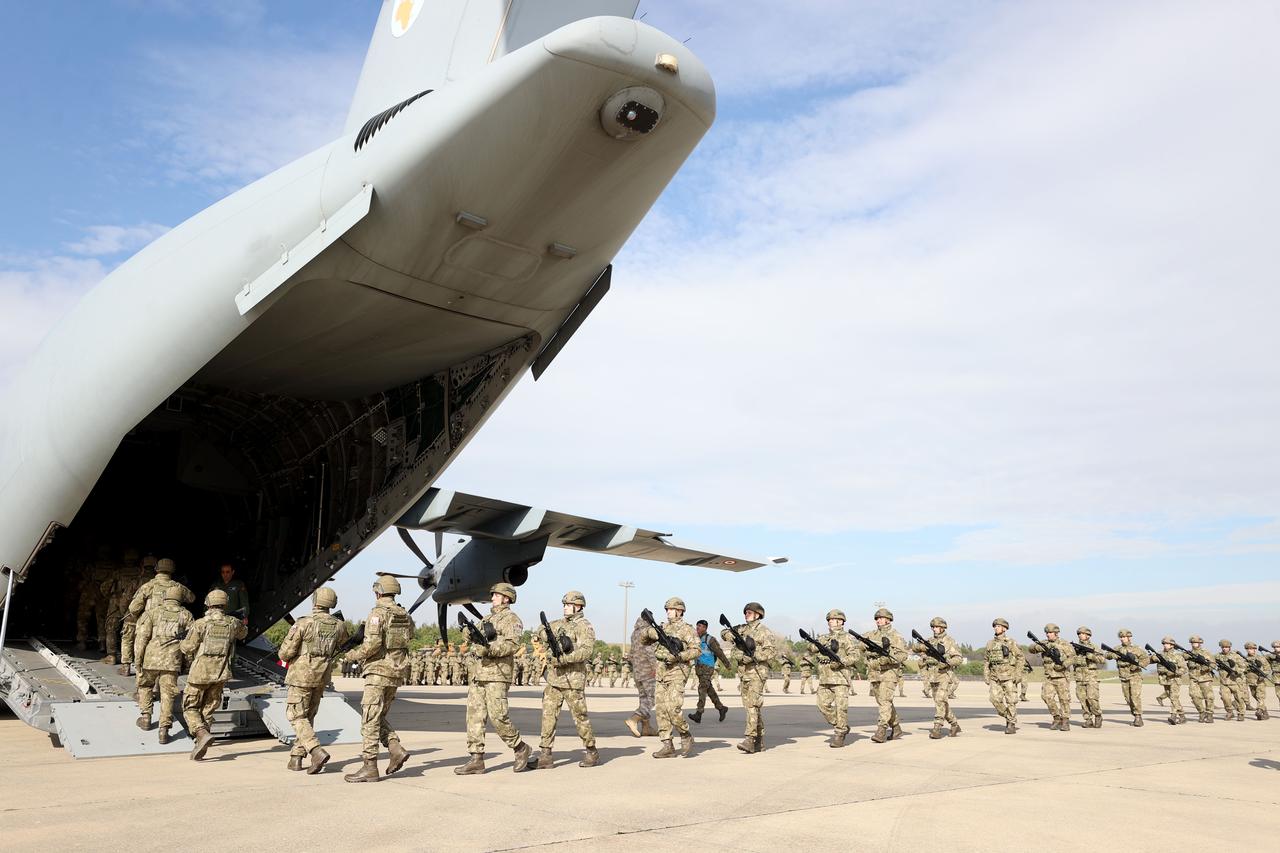 Troops of the 66th Mechanized Infantry Brigade Command during a ceremony before departing for Germany as part of NATO exercise Steadfast Dart 2026 in Tekirdag, Feb. 7, 2026. (AA Photo)