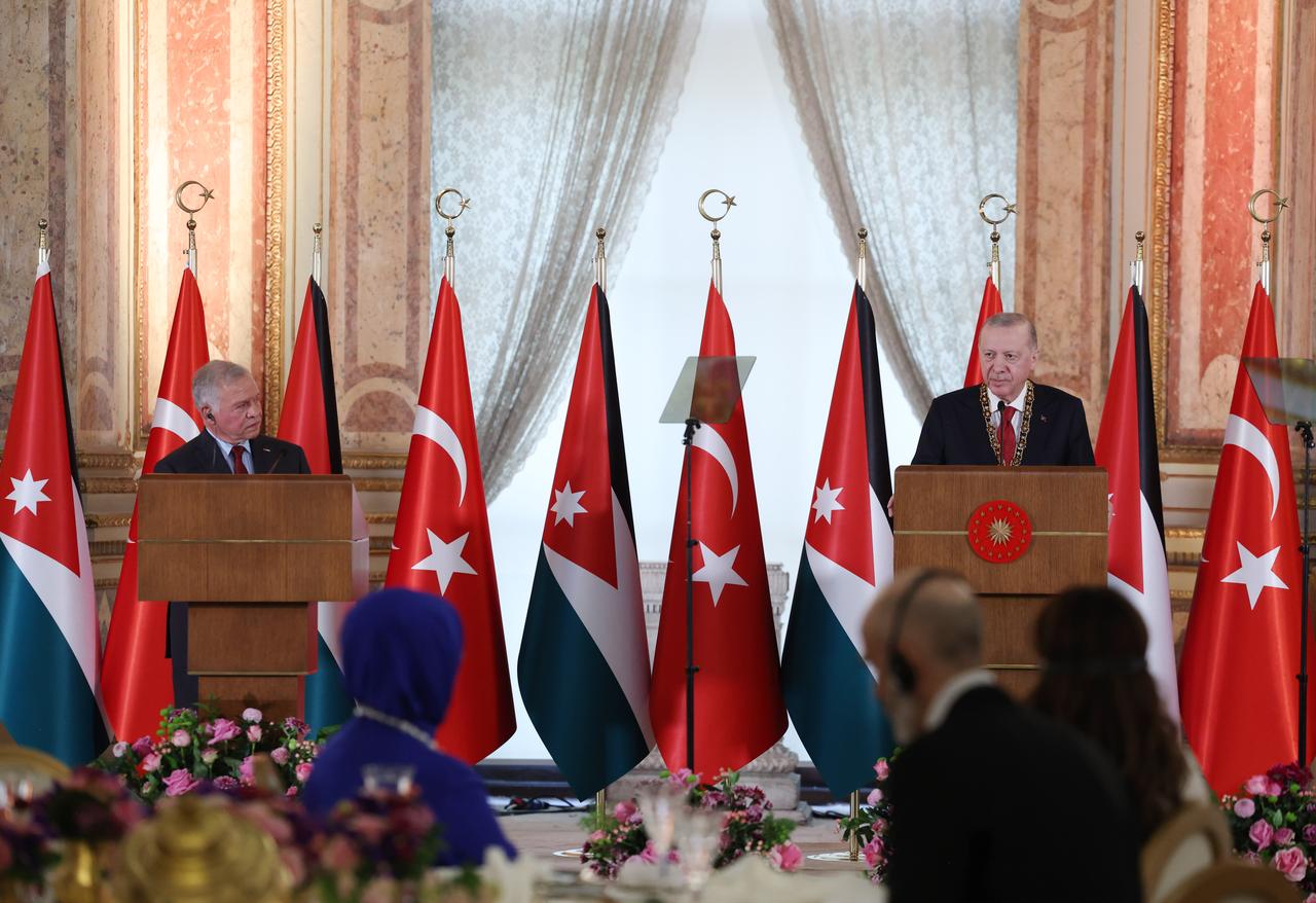 President Recep Tayyip Erdogan and King Abdullah II speak during a joint press conference at the Dolmabahce Office of the Presidency in Istanbul, Türkiye, on Feb. 7, 2026. ( TUR Presidency/Murat Kula - Anadolu Agency )