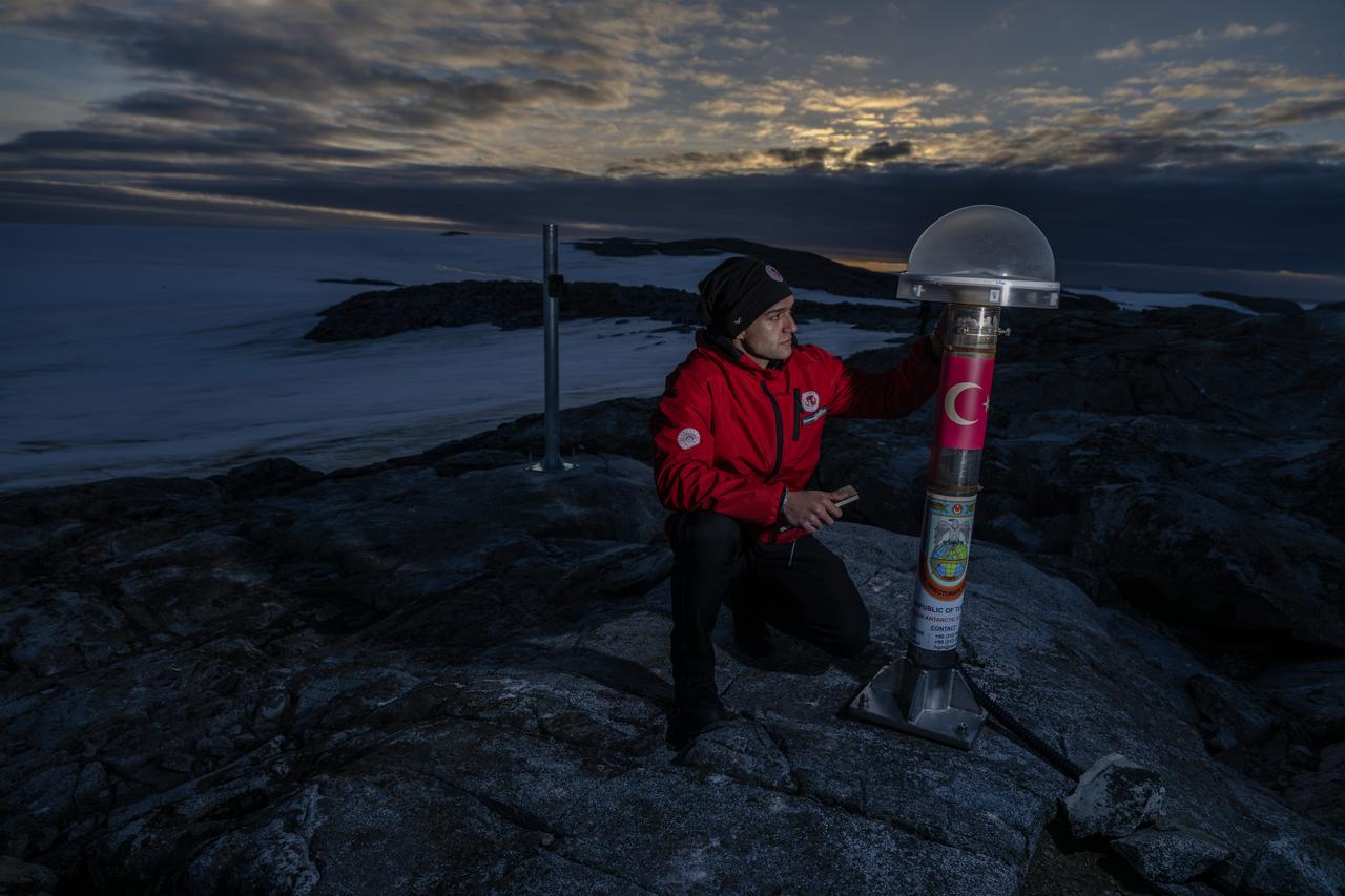Members of the Turkish scientific team arrive at the Turkish Scientific Research Camp on Horseshoe Island, Antarctica, on February 3, 2026 (AA Photo)
