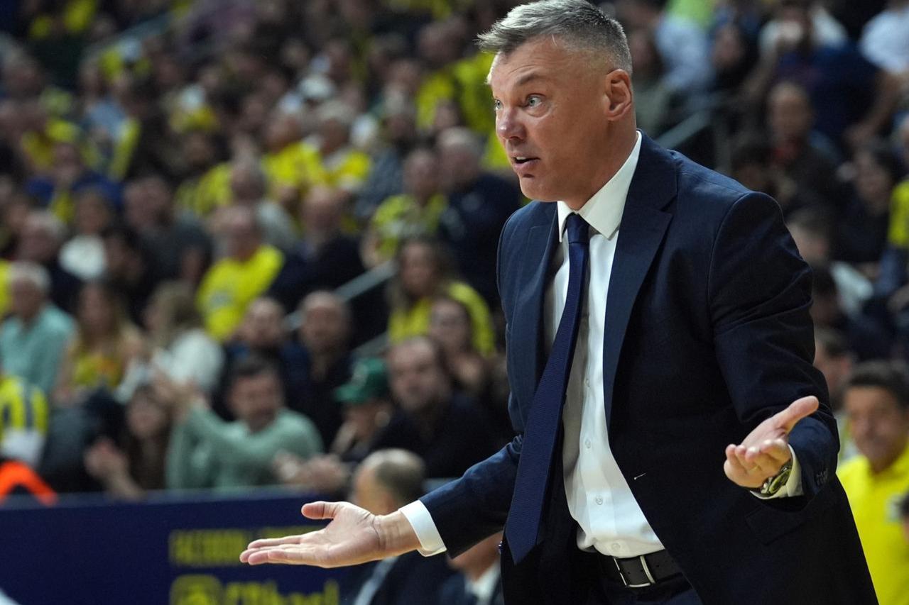 Jasikevicius and multiple EuroLeague players stranded in Dubai as UAE airports close