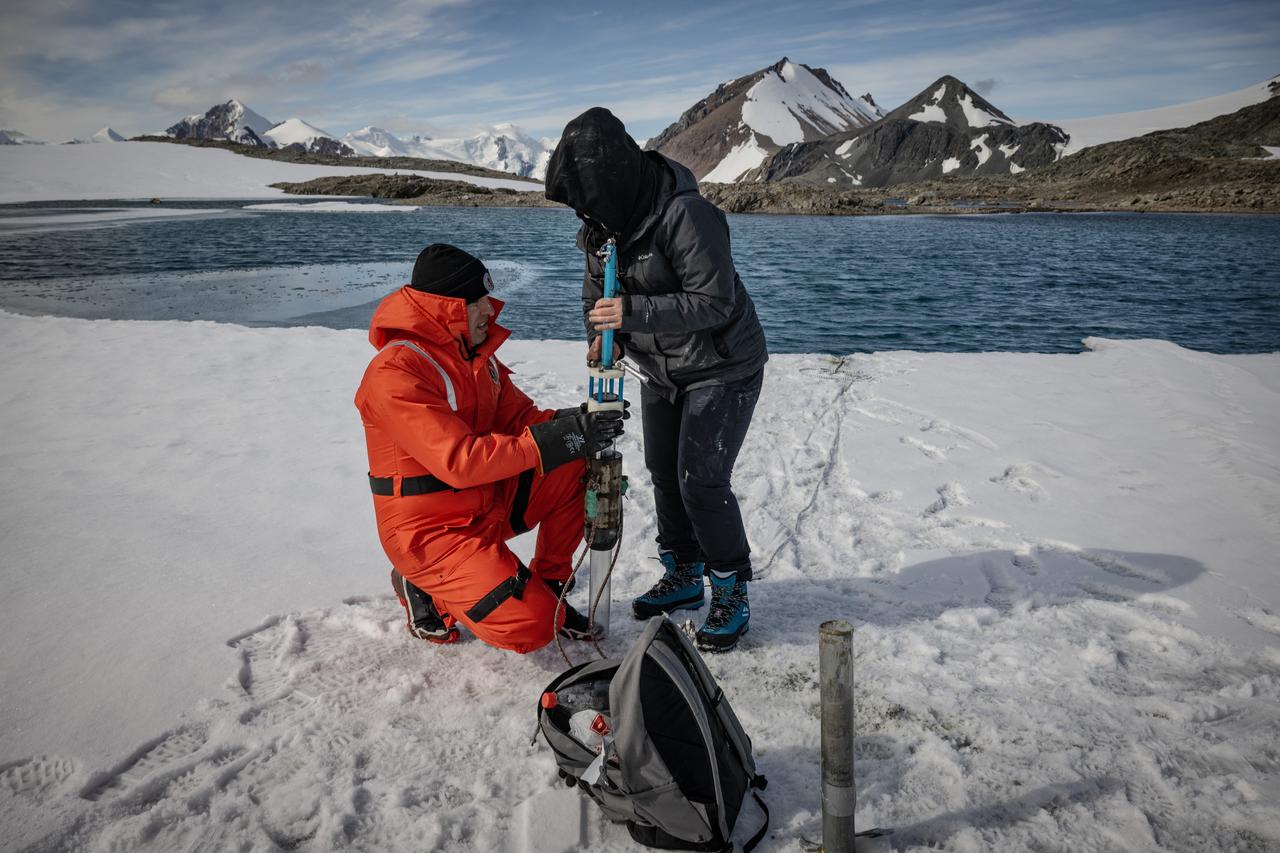 As part of the expedition, Turkish scientists examined aquatic ecosystems to assess climate history and environmental risks, with Atilla Karatas of Marmara University and Aysegul Feray Gokdere of Van Yuzuncu Yil University participating in the research. Antarctica, March 1, 2026. (AA Photo)
