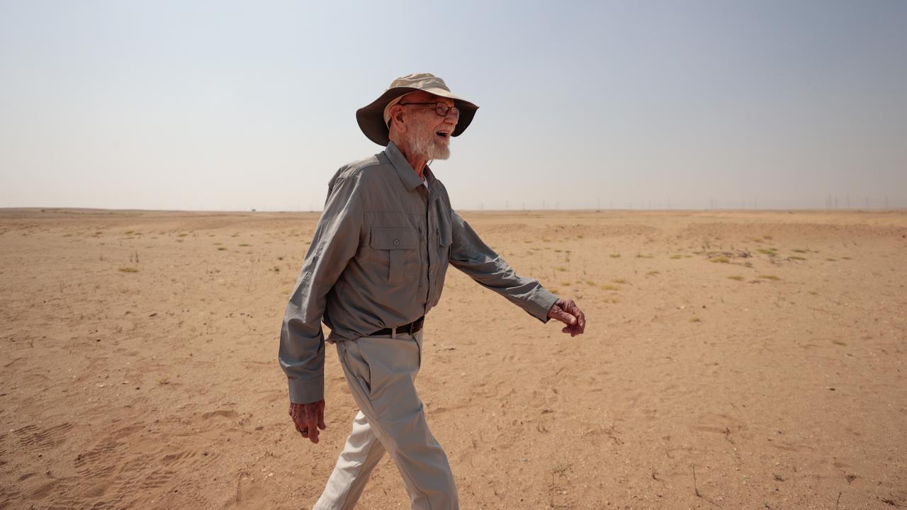 American convert keeps promise to late wife through Umrah and Hijrah walk