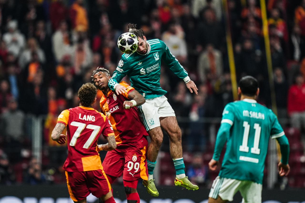 Dominik Szoboszlai (2nd R) of Liverpool in action against Mario Lemina (2nd L) of Galatasaray during the UEFA Champions League round of 16 play-off first leg match between Galatasaray and Liverpool at RAMS Park in Istanbul, Türkiye, on March 10, 2026. (AA Photo)