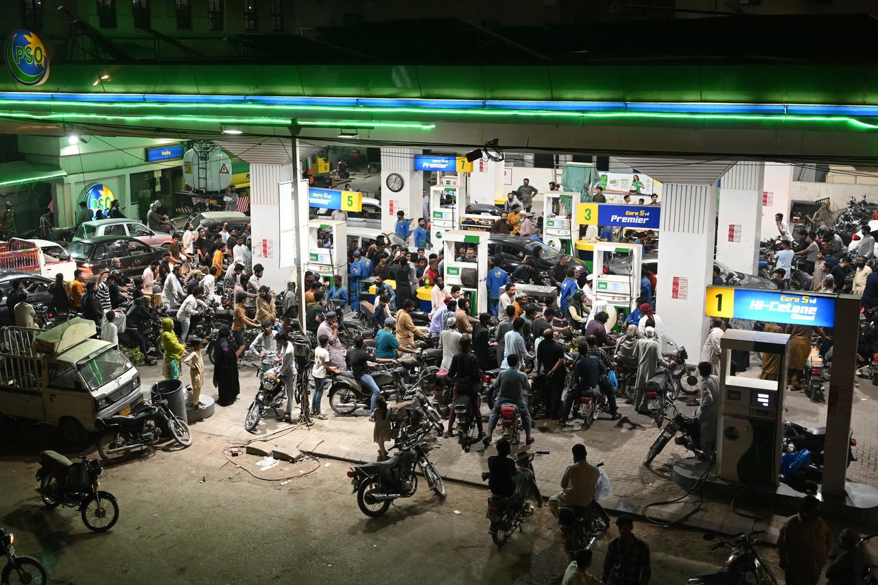 Pakistan goes dark: Schools shut, offices emptied as Iran war chokes energy supply