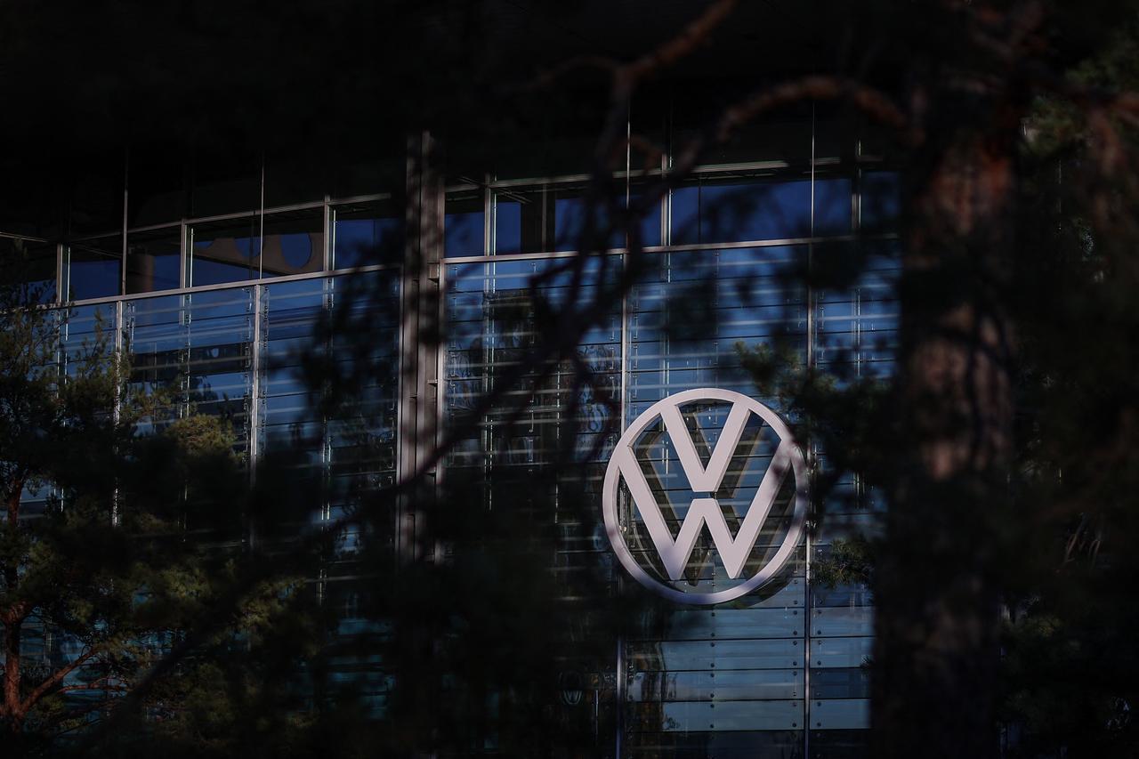 Volkswagen tightens belt with 50,000 job cuts by 2030 amid profit crunch Image