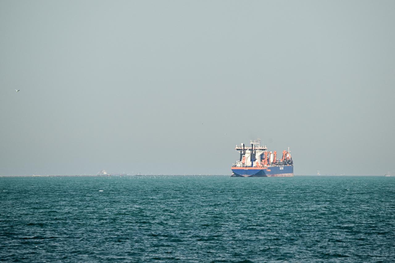 Oil rises as Iran threatens $200 per barrel, overshadowing G7 reserve release plans Image