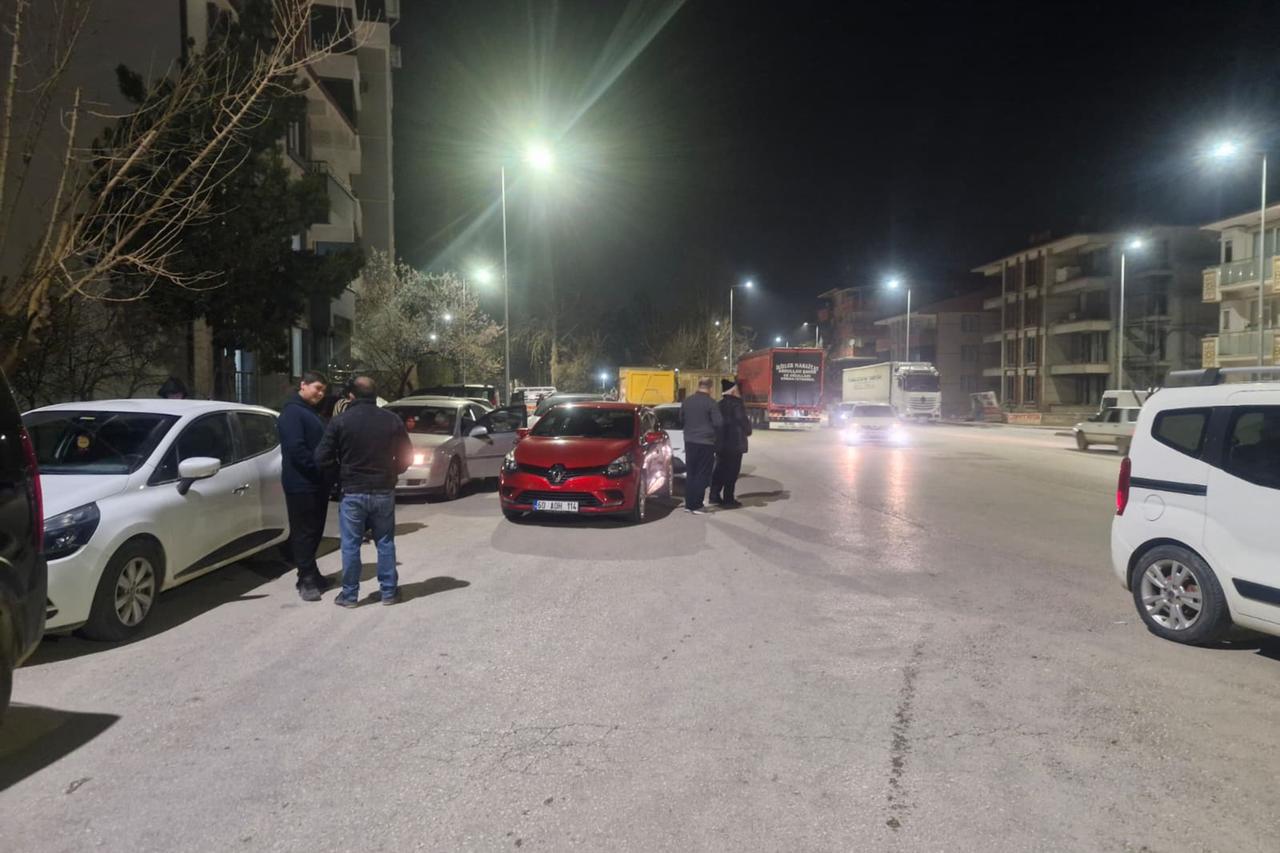 5.5 magnitude earthquake hits northern Türkiye, residents rush outdoors