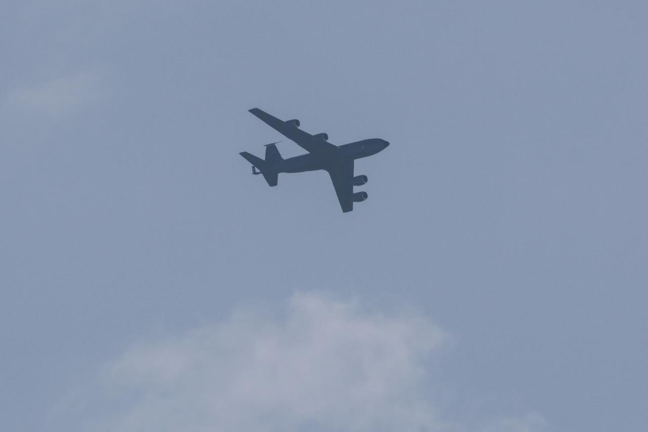 A US Air Force Boeing KC-135 Stratotanker aerial-refuelling aircraft flies over Tel Aviv, March 4, 2026. (AFP Photo)