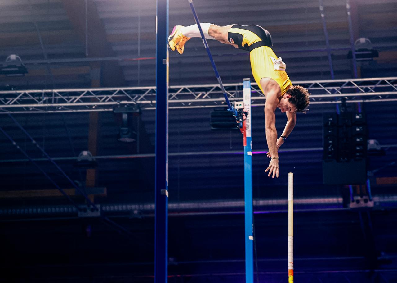 Sweden’s Armand Duplantis clears 6.31 meters to set a new world record during the Mondo Classic pole vault competition at the IFU Arena in Uppsala, Sweden, March 12, 2026. (AFP Photo)