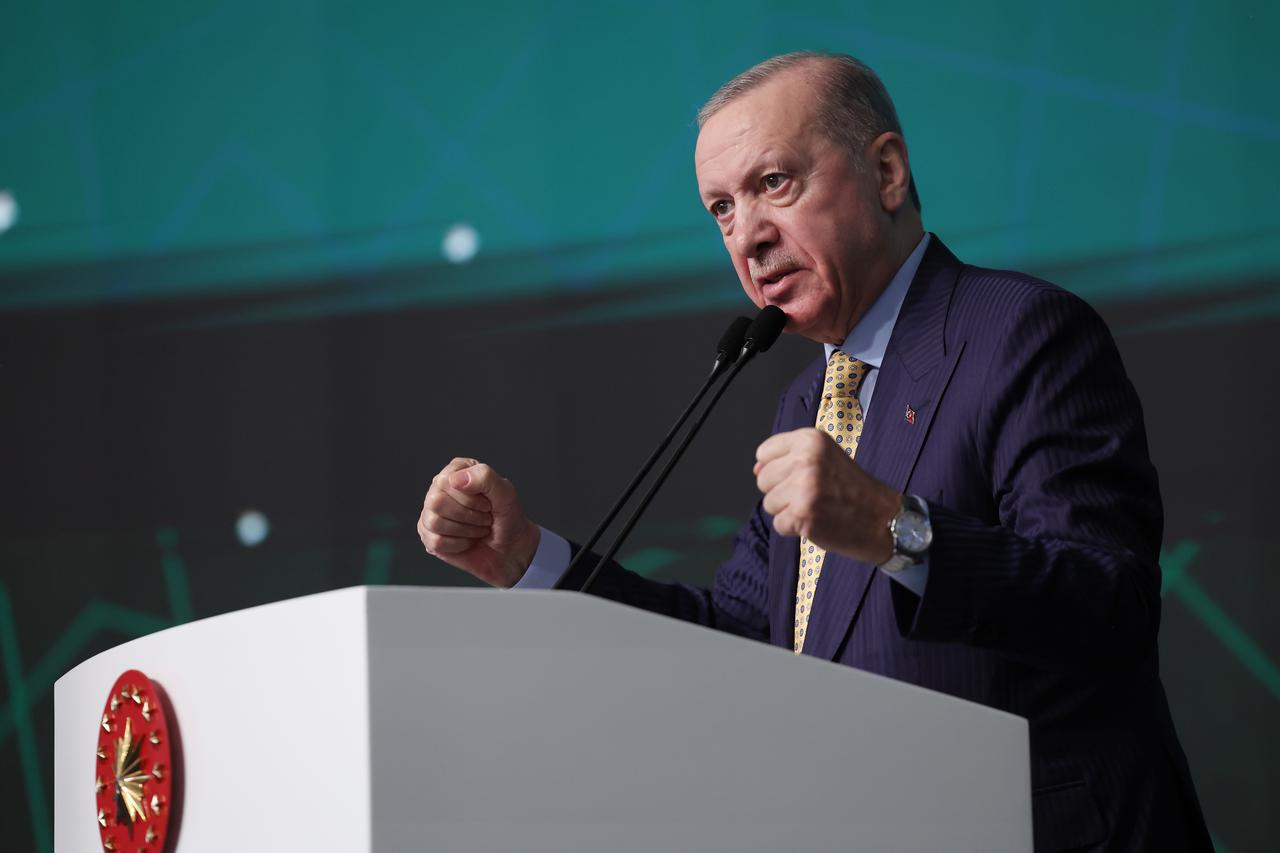 Erdogan warns of traps to drag Türkiye into war after Iranian missile incidents