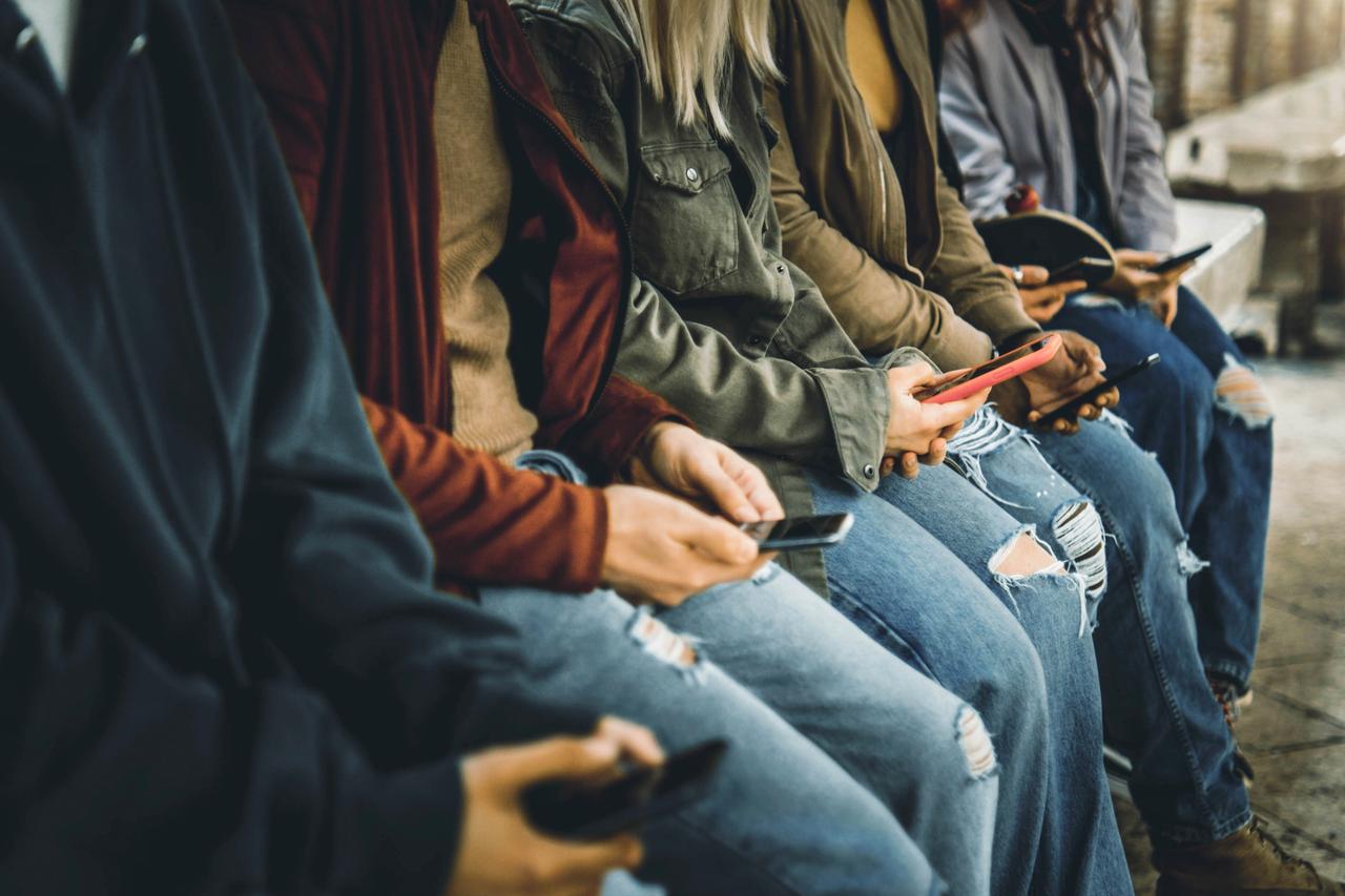 New study exposes hidden social media lives of Turkish teenagers