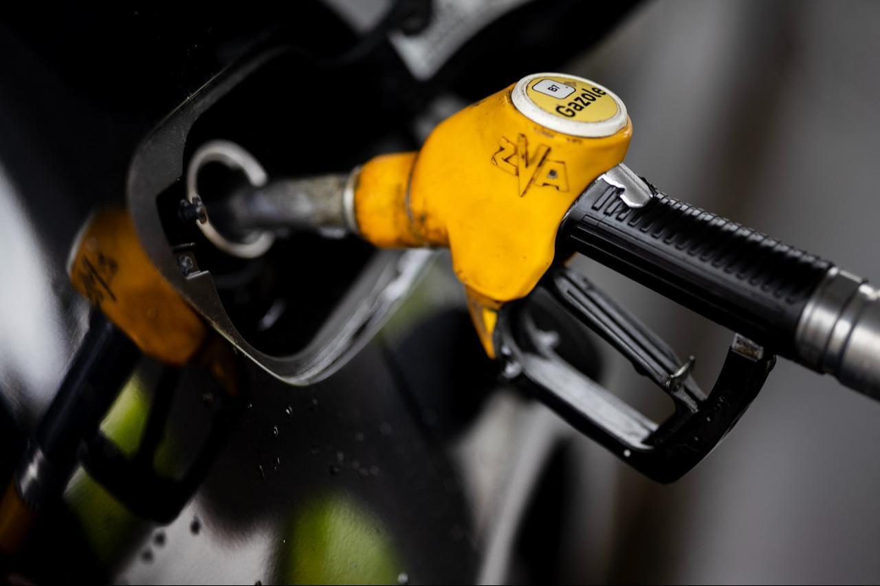This photograph shows a diesel fuel nozzle filling up a car at a petrol station in Pluguffan, western France on March 13, 2026. (AFP Photo)
