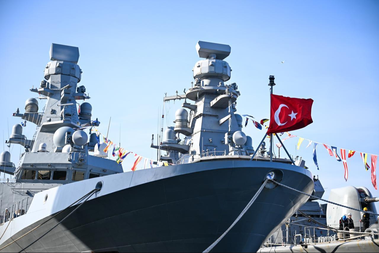 Four Turkish Navy vessels arrive in Rotterdam this morning as part of the NATO exercise ‘Steadfast Dart’, in Rotterdam, Netherlands on February 26, 2026. (AA Photo)