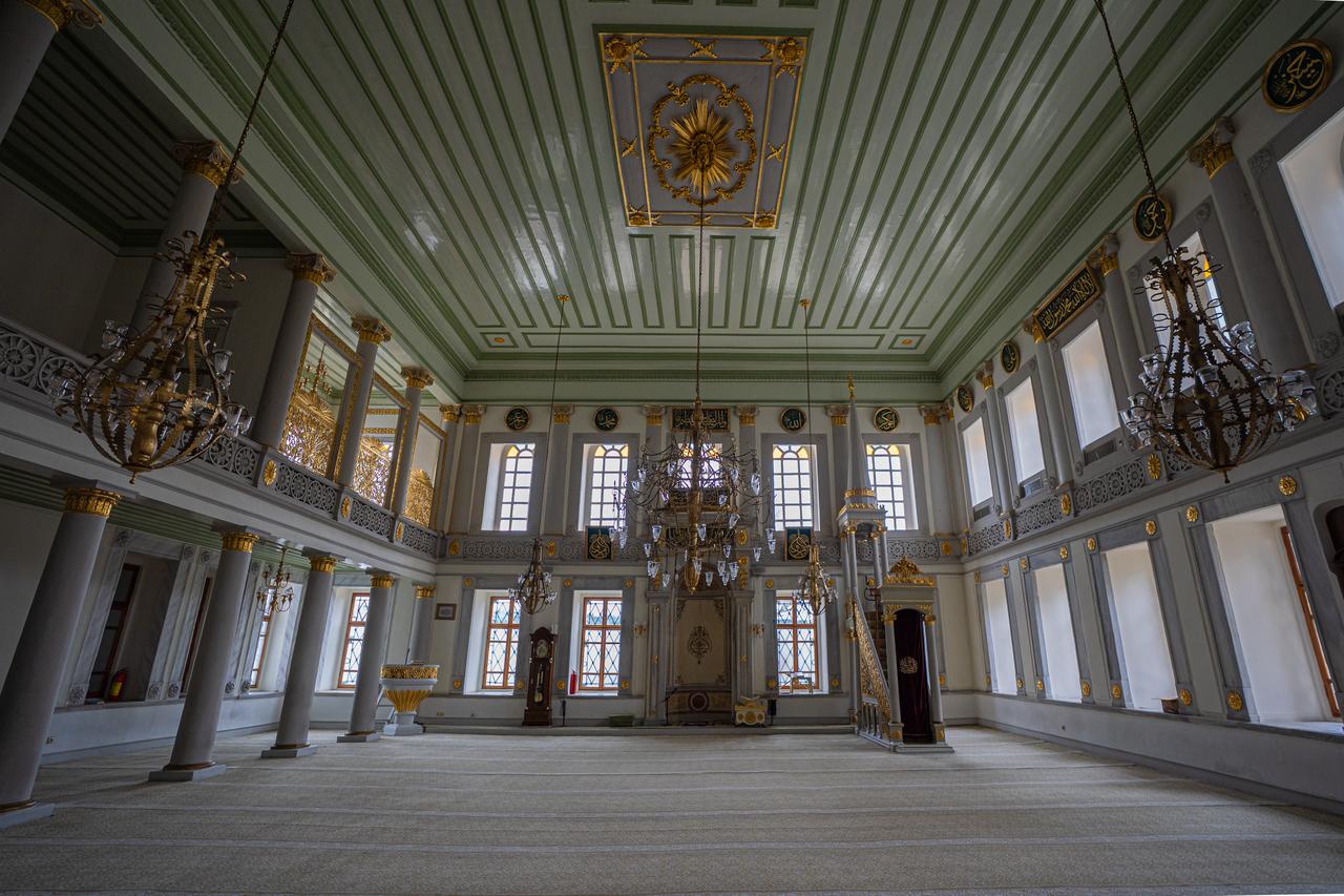 The prayer hall of the Emirgan Hamid-i Evvel Mosque is seen, Istanbul, Türkiye, March 14, 2026. (AA Photo)