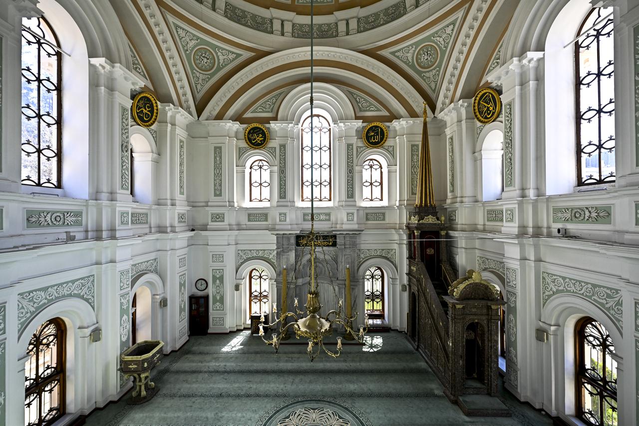 Interior view of the Kucuk Mecidiye Mosque in Istanbul, Türkiye, March 13, 2026. (AA Photo)