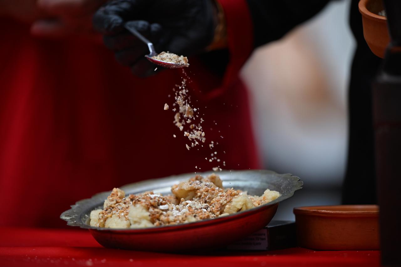 From Ottoman Ramadan tables to today: Soft 'kedi batmaz' keeps tradition alive