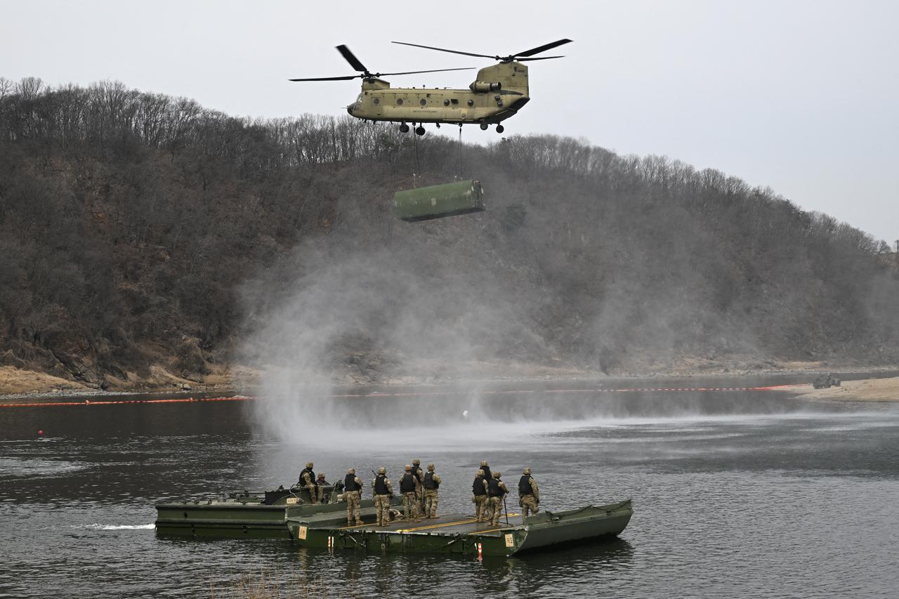 South Korea, Japan stop short of committing warships to Hormuz Image