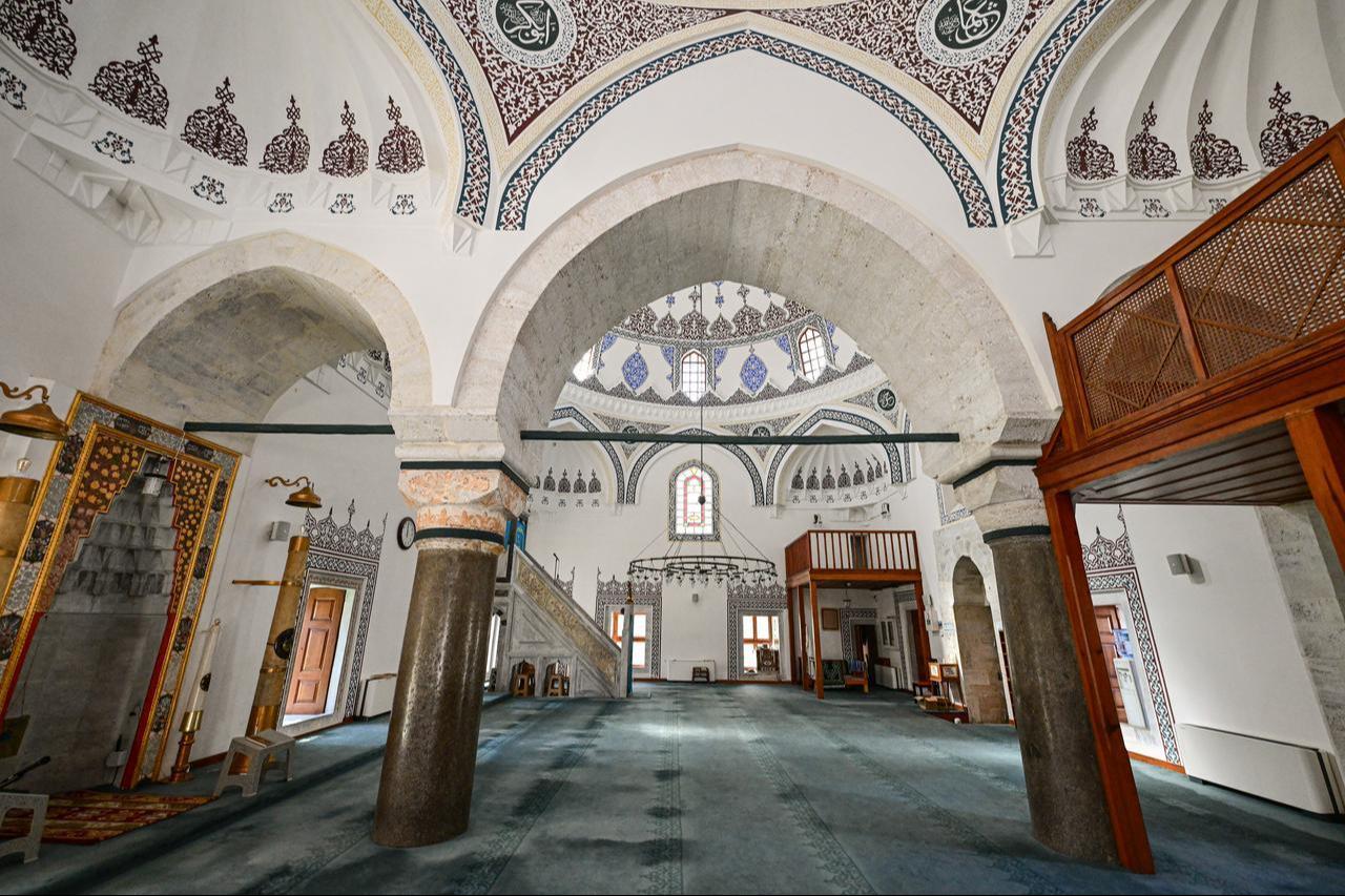 The interior of the Haseki Hürrem Sultan Mosque, the first work completed by Ottoman architect Mimar Sinan after becoming chief imperial architect, in the Fatih district of Istanbul, Türkiye, March 15, 2026. (AA Photo)
