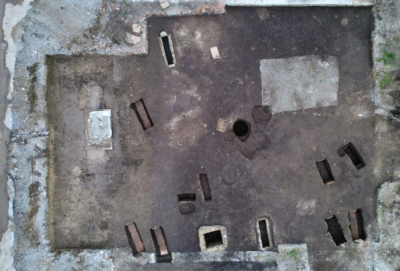 An aerial view shows the excavation area of the ancient necropolis in Pontecagnano Faiano near Salerno, Italy. (Photo via Superintendency of Archaeology)