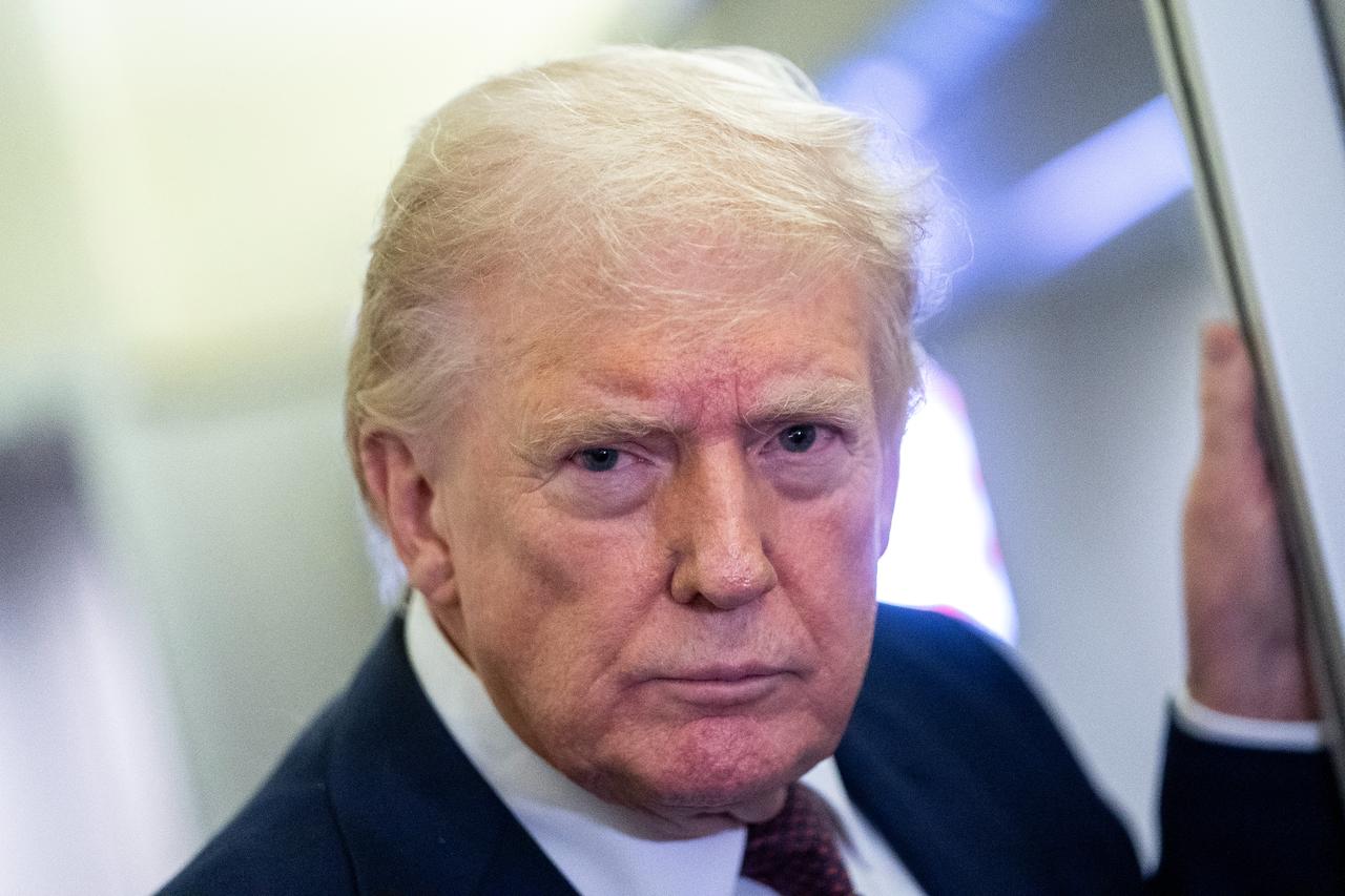 Trump demands 7 countries help secure Strait of Hormuz Image