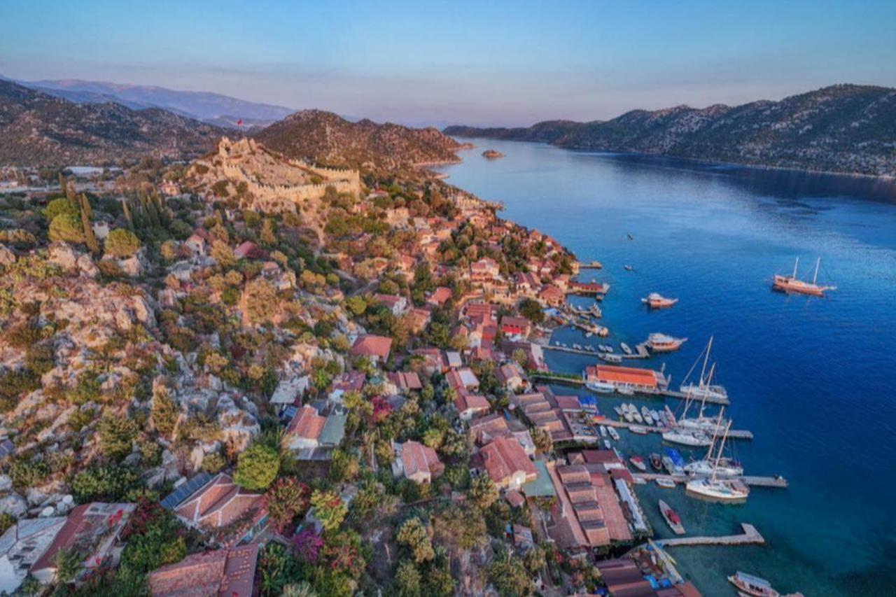 Eid holiday in Türkiye: Short break and regional tensions slow travel