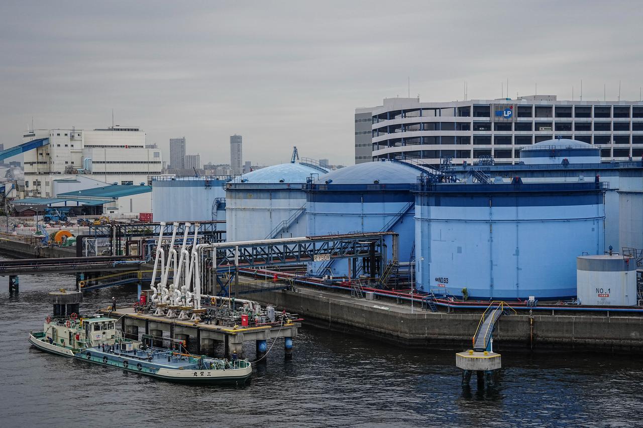 An oil tanker is moored at an oil terminal in Yokohama, Kanagawa prefecture, March 17, 2026. (AFP Photo)