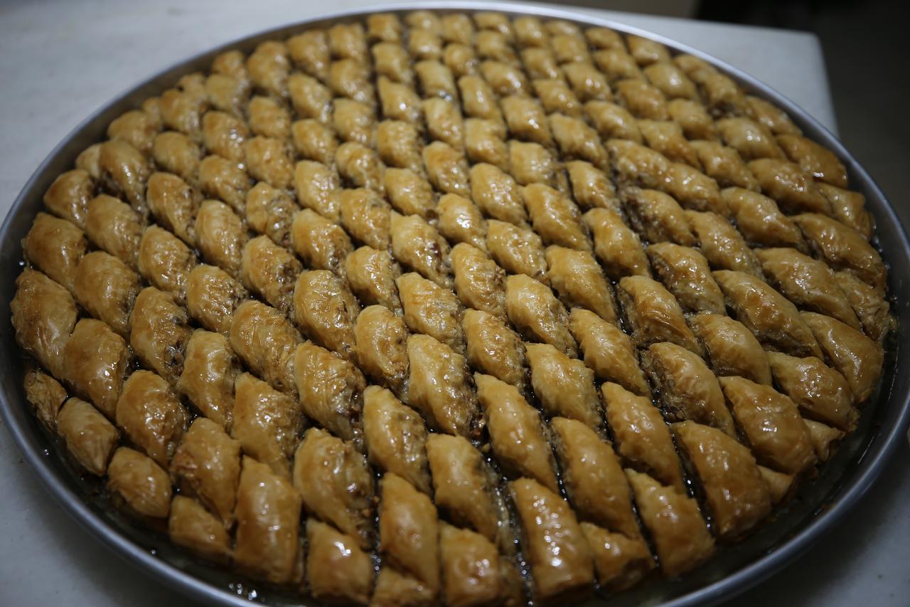 Baklava warning ahead of Eid al-Fitr: Turkish experts flag pistachio fraud