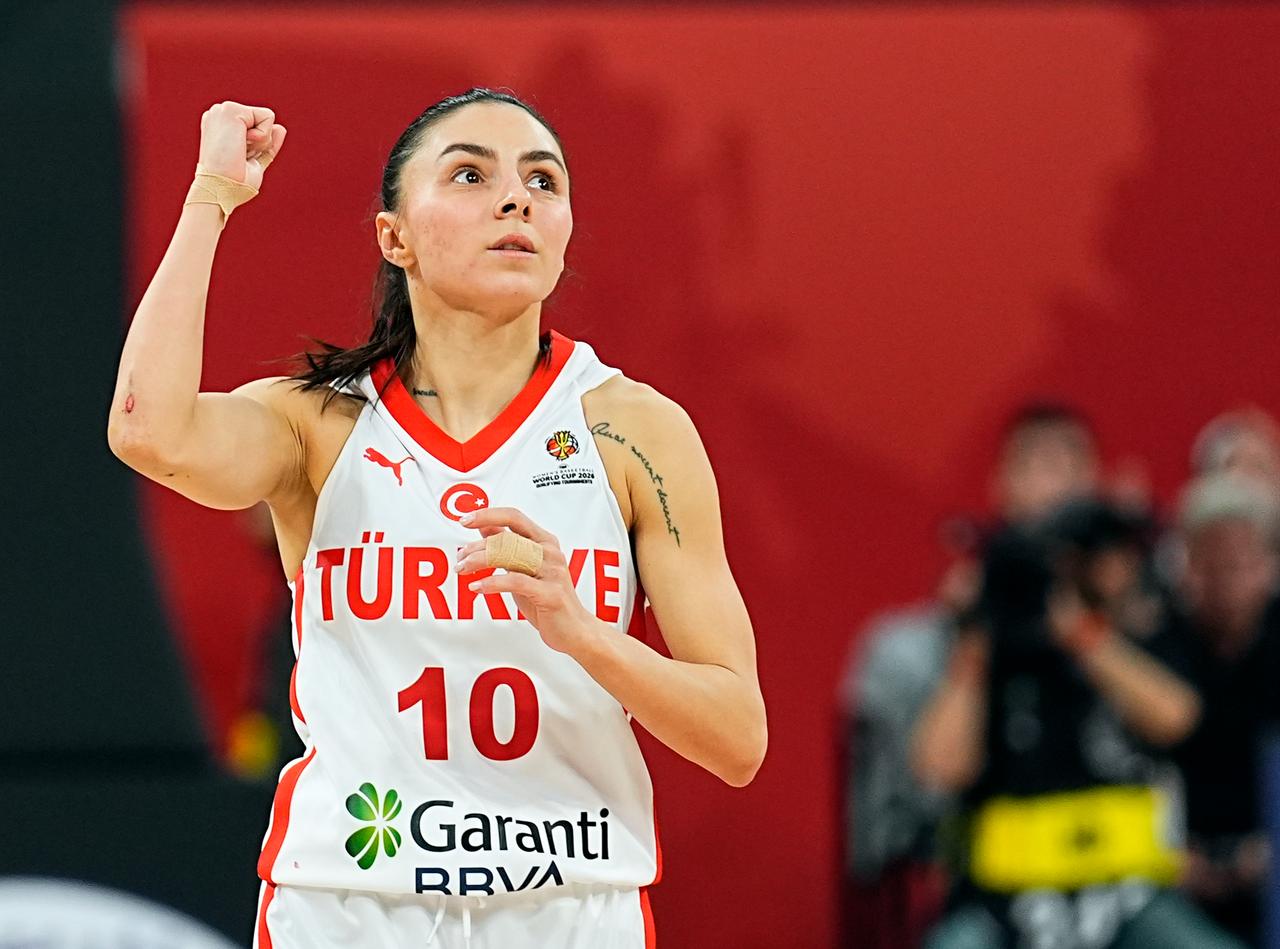 Alperi Onar (10) of Türkiye celebrates after a point during the FIBA Women World Cup Qualifiers Group C match against Hungary, Istanbul, Türkiye, March 17, 2026. (AA Photo)
