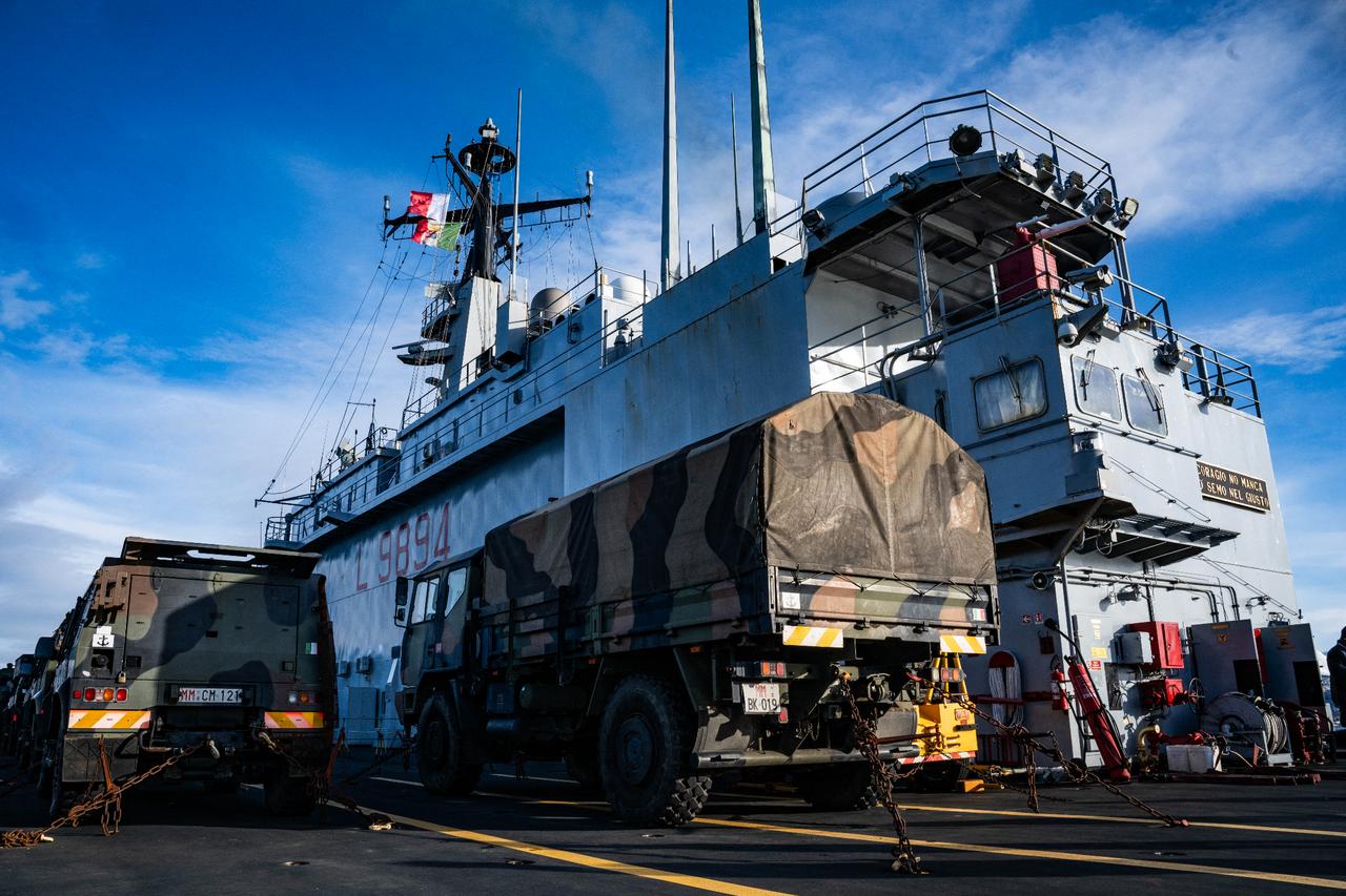 Britain, France, Germany among 6 allies ready to 'ensure safe passage' through Hormuz Image