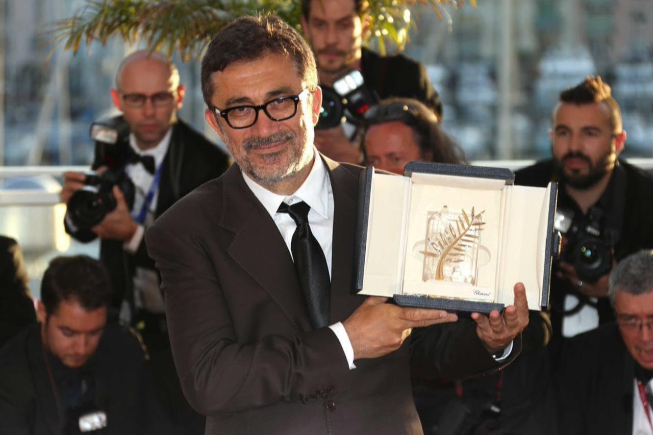 Nuri Bilge Ceylan poses after sharing the Grand Prix (ex aequo) for "Once Upon a Time in Anatolia" (Bir Zamanlar Anadolu’da) at the Cannes Film Festival, May 22, 2011. (AFP Photo)