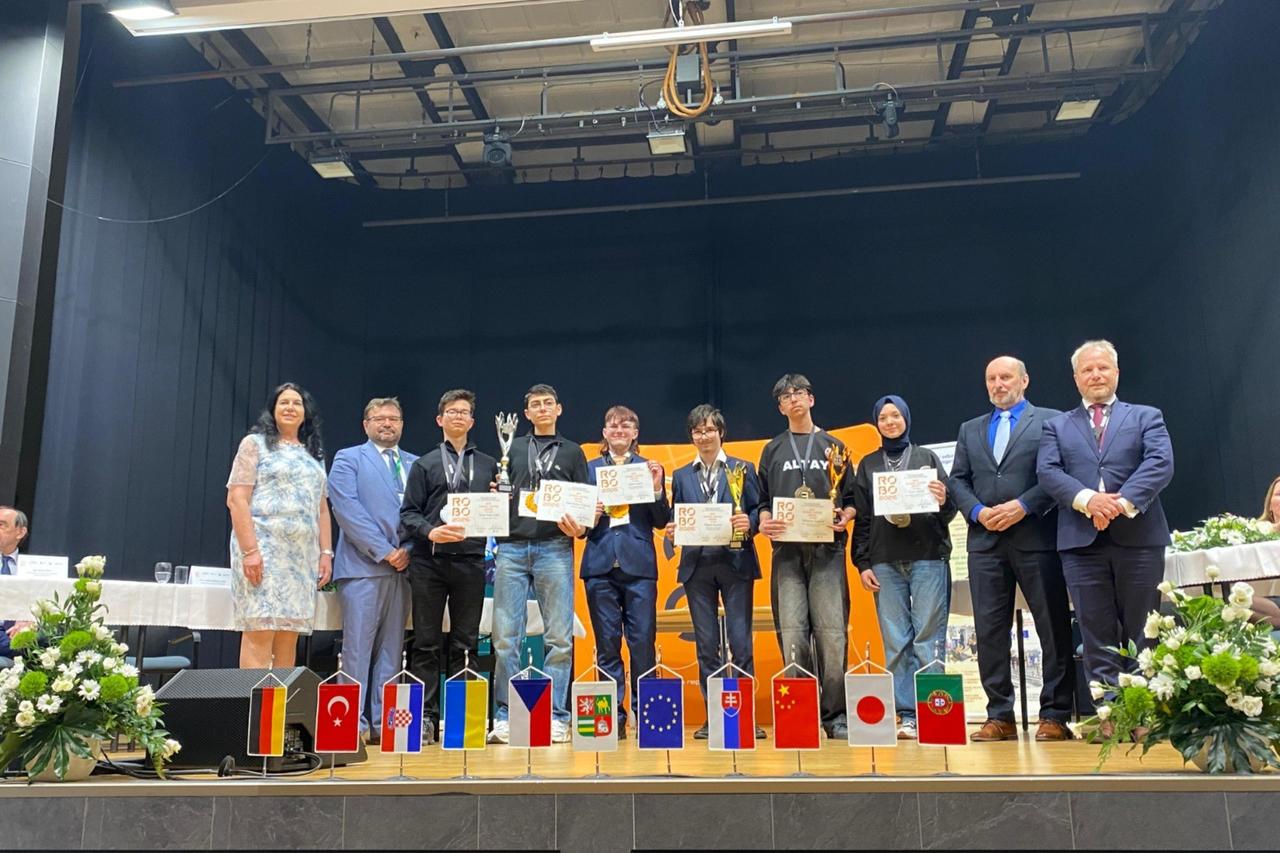Turkish students achieve top honors at robotics competition in Czech Republic