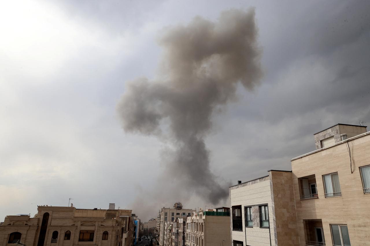 Trump says ‘big wave’ yet to come in Iran war