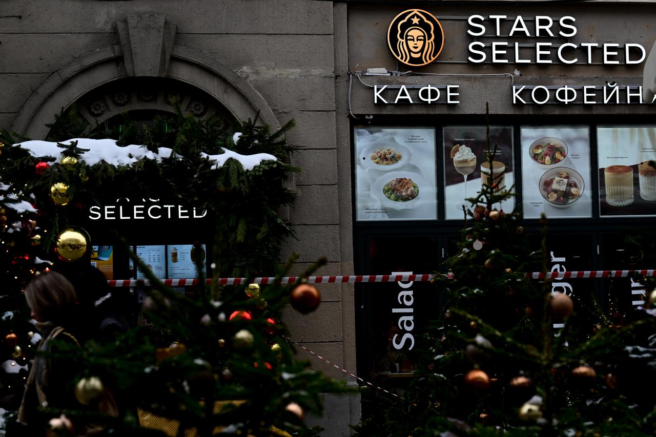 Russia pushes English off shopfronts as new language law takes effect