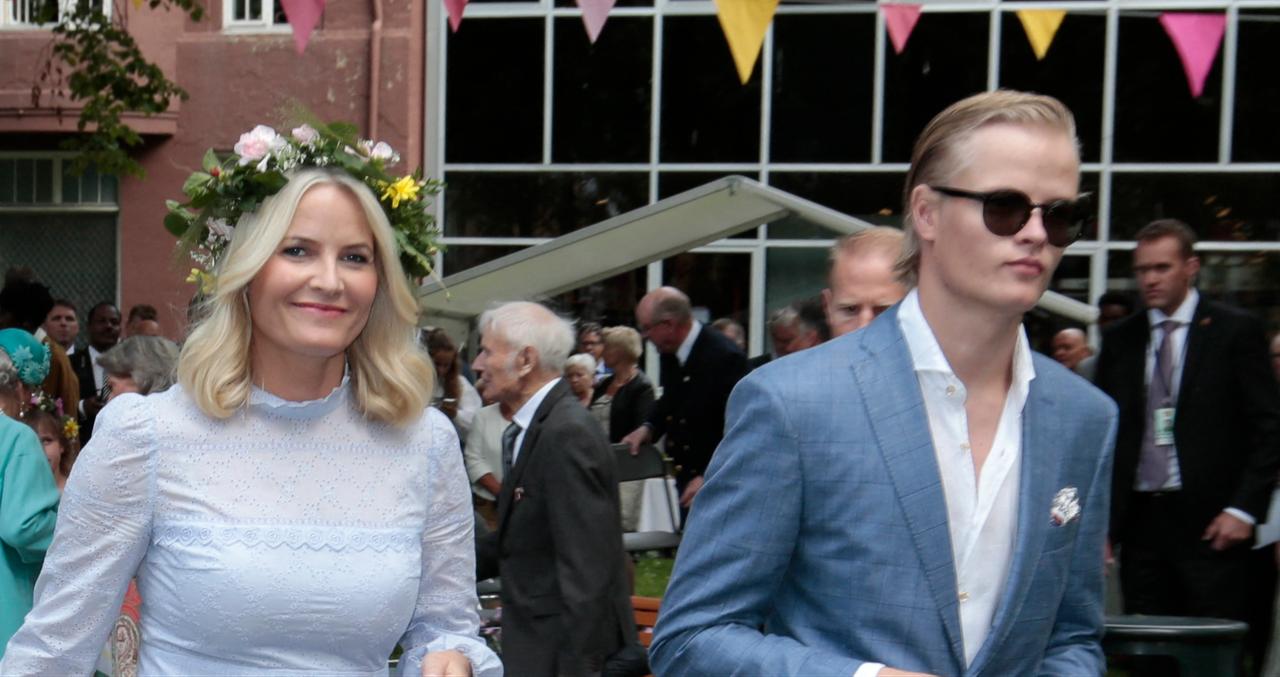 Norwegian Crown Princess Mette-Marit and her son Marius Borg Høiby attend a garden party, in Trondheim, Norway, June 23, 2016. (AFP Photo)