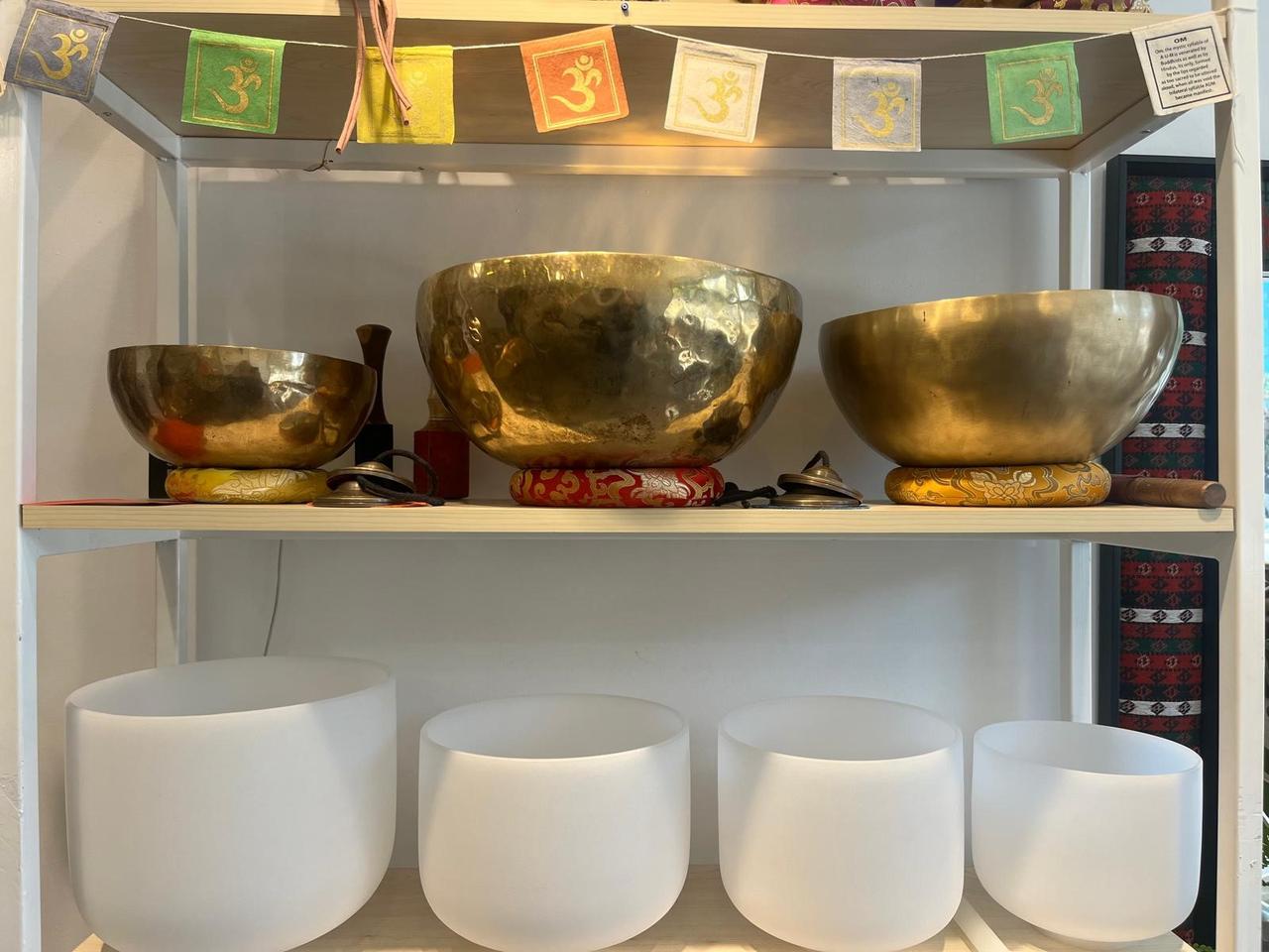 This meditation method uses specific sound frequencies to calm the mind and body, providing a healing effect. Izmir, Türkiye, March 20, 2026. (IHA Photo)