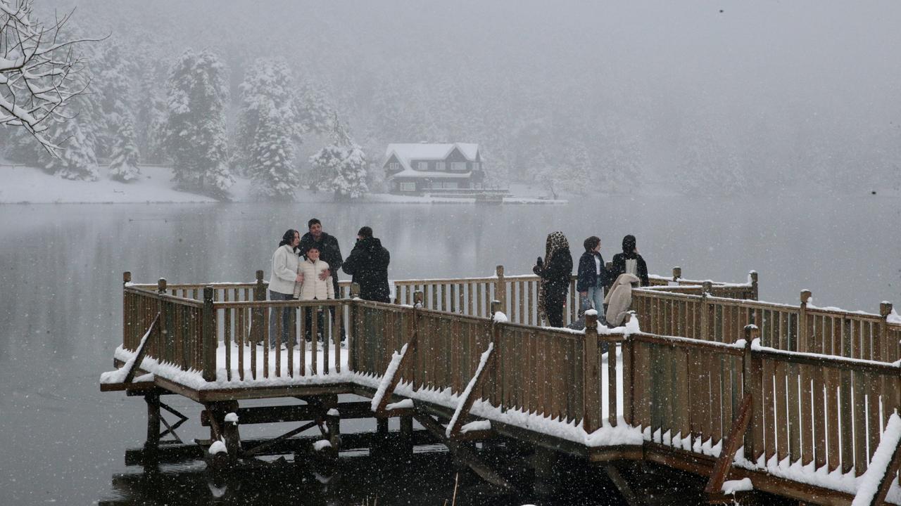Winter returns in March: Snow transforms national parks into fairytale Image