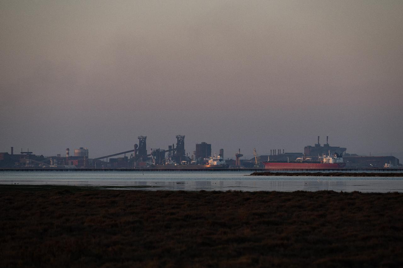 Iran says no surplus oil available after US signals possible sanctions relief Image