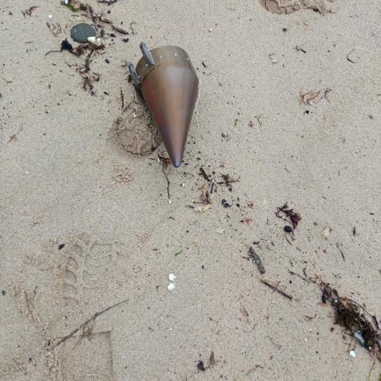 The missile warhead that washed ashore at Yalikoy Beach in the Catalca district of Istanbul, Türkiye, March 19, 2026. (IHA Photo)