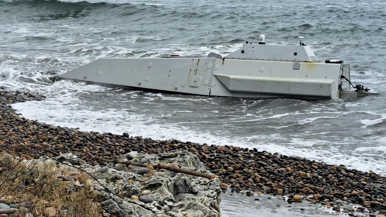 An AEGIR unmanned surface vessel was found by civilians on a beach in the Unye district of Ordu, Türkiye, on March 21, 2026. (IHA Photo)