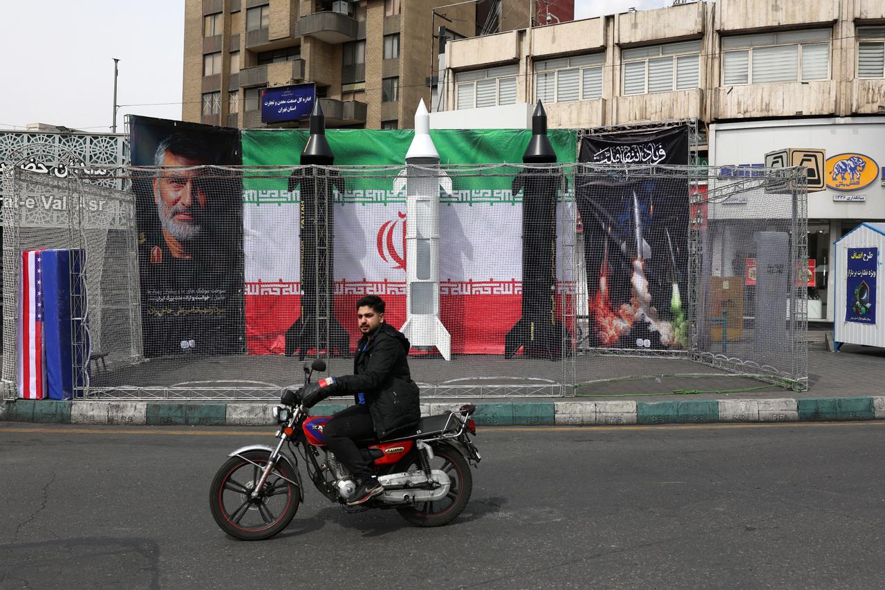 ‘Charge phones, store water’ amid 48-hour threat, Iran warns