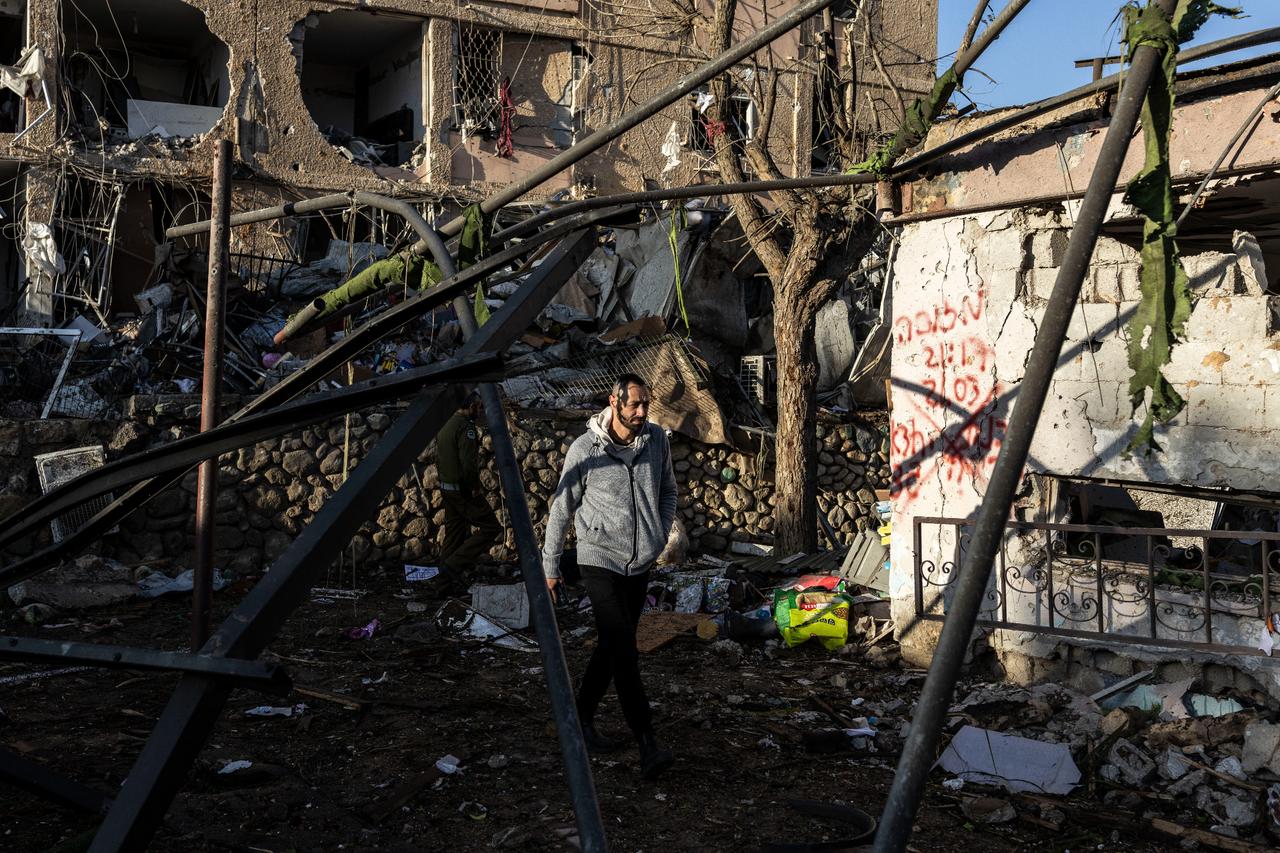 Iran cuts internet as blackout stretches into week 4 Image