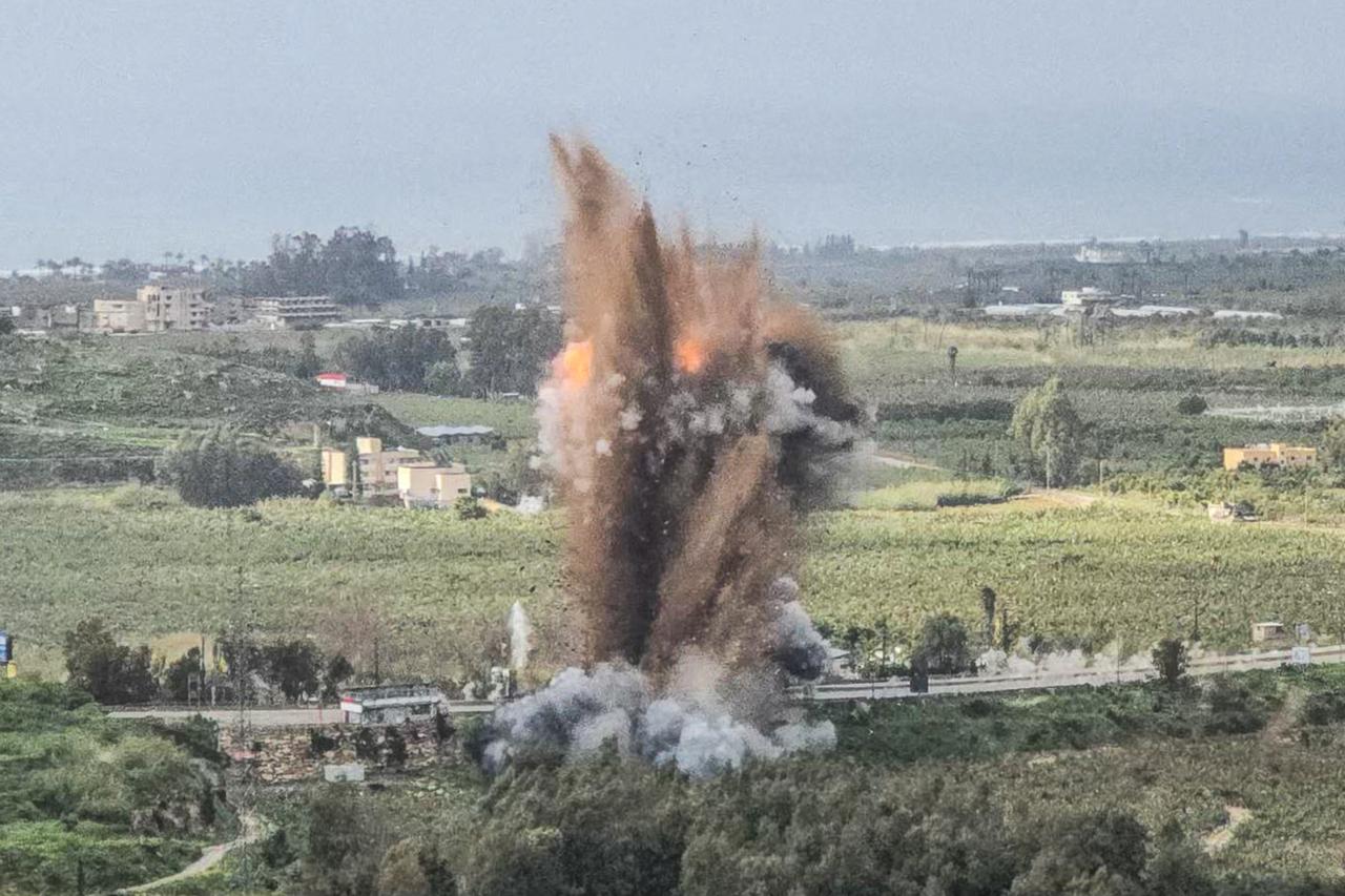 Lebanon ground campaign widens as Israel orders destruction of all Litani bridges  Image