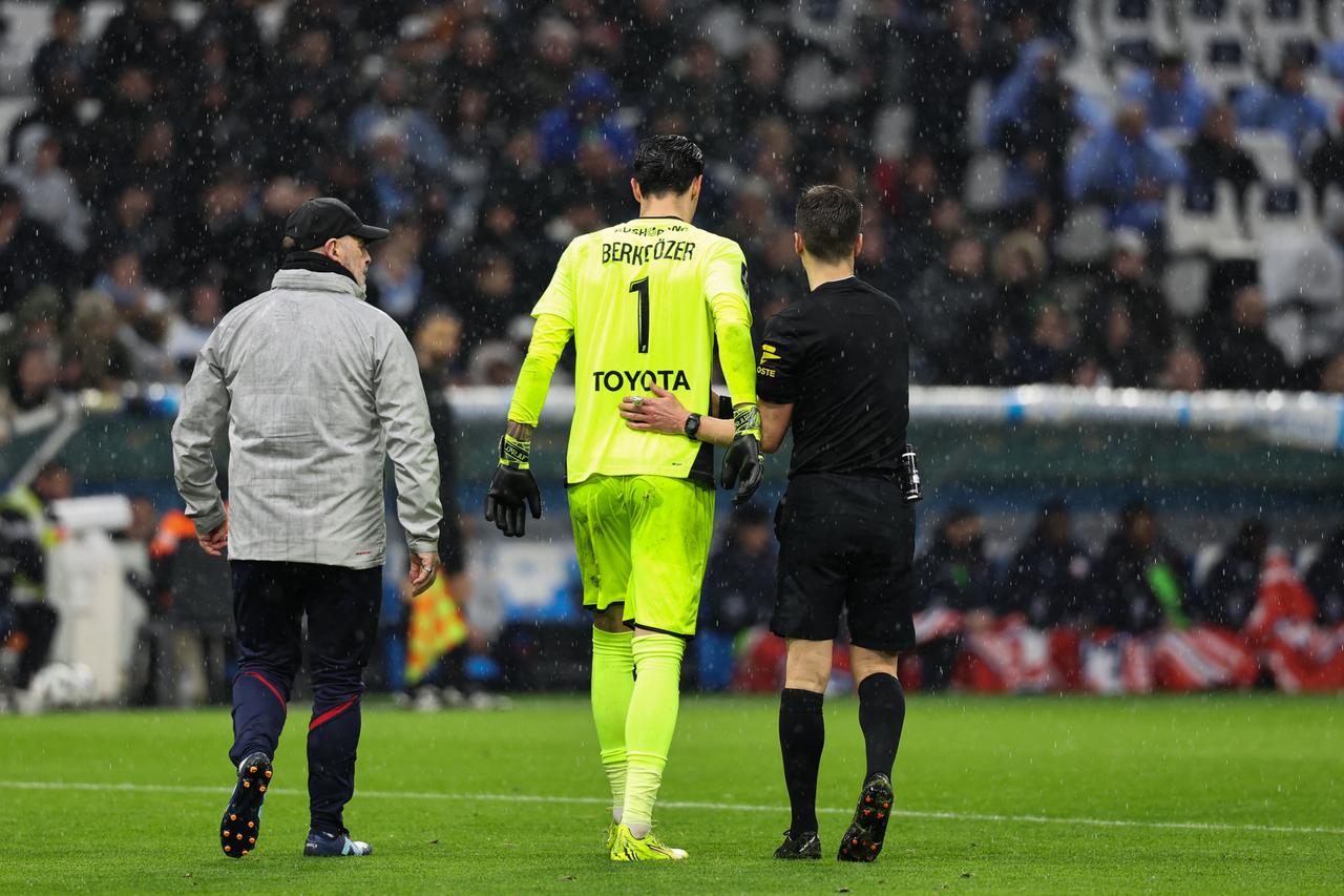 Lille fights back, beats Marseille 2-1 away as Berke Ozer forced off with injury